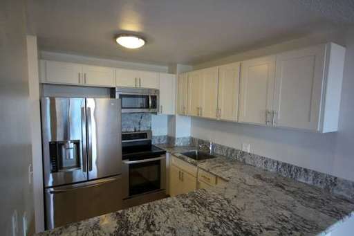 Upgraded 1 Bedroom, 1 Bathroom, 1 Parking-condo in Kukui Plaza! – photo 1