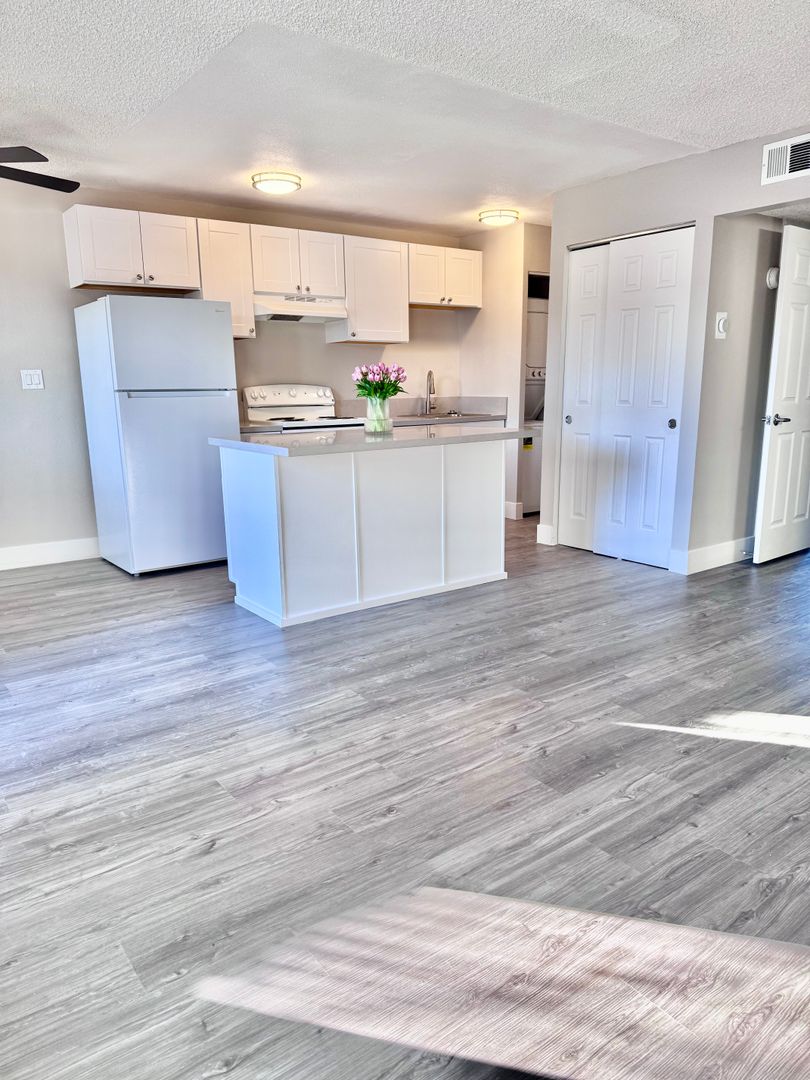 Sparks Apartment: 1215 Sullivan Lane