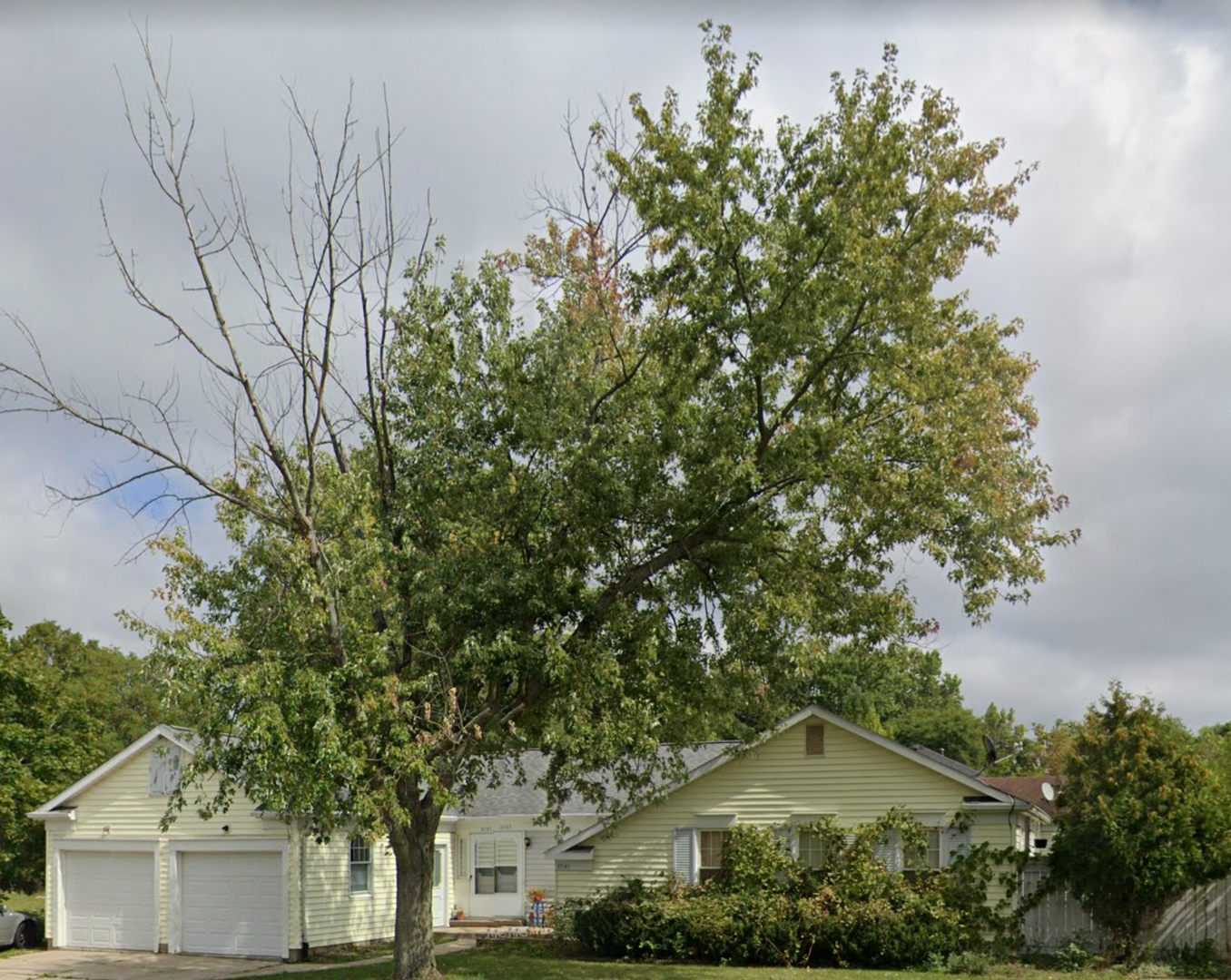 2737/41 Stoneleigh Drive 2737 Stoneleigh, Lansing, MI 48910