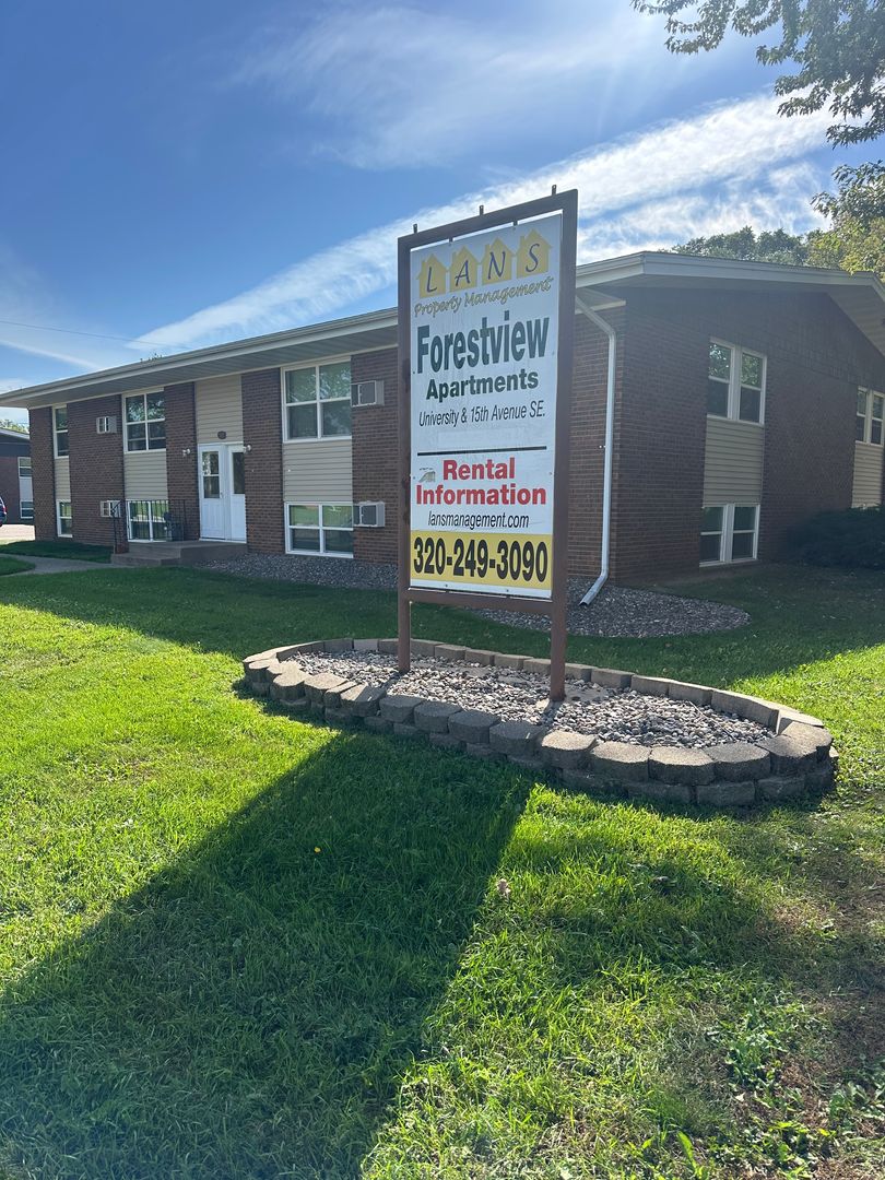 Forestview 1 Bedroom Lower Unit