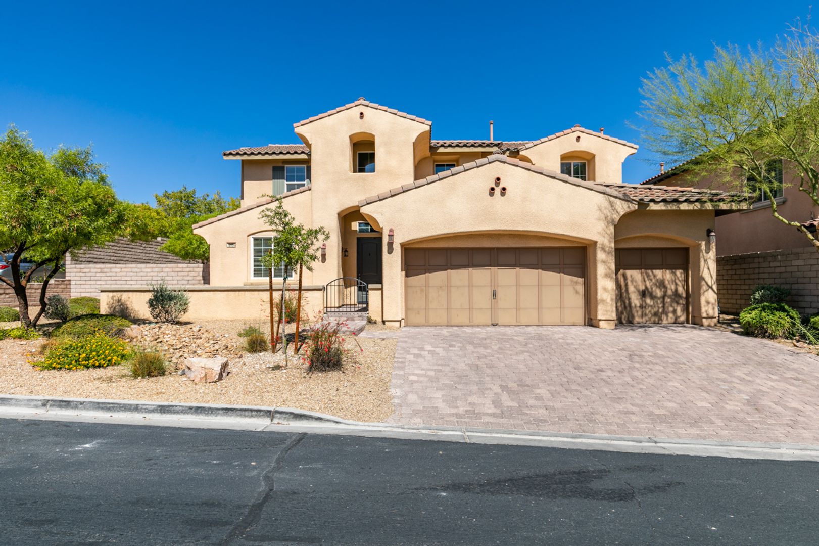 Las Vegas House: 12056 La Palmera Ave