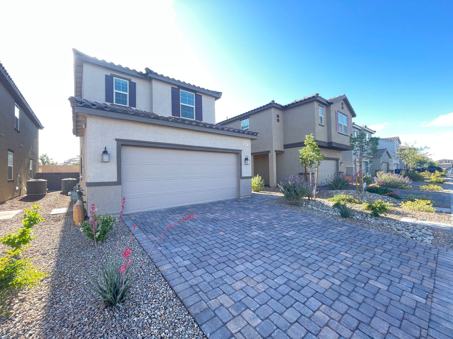 Las Vegas House: 9681 Eamont River St.