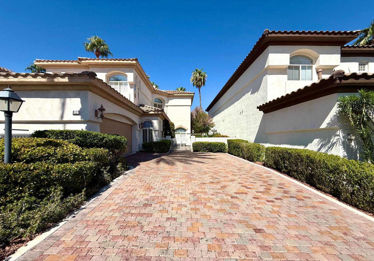 Henderson House: 411 Indigo Springs St.