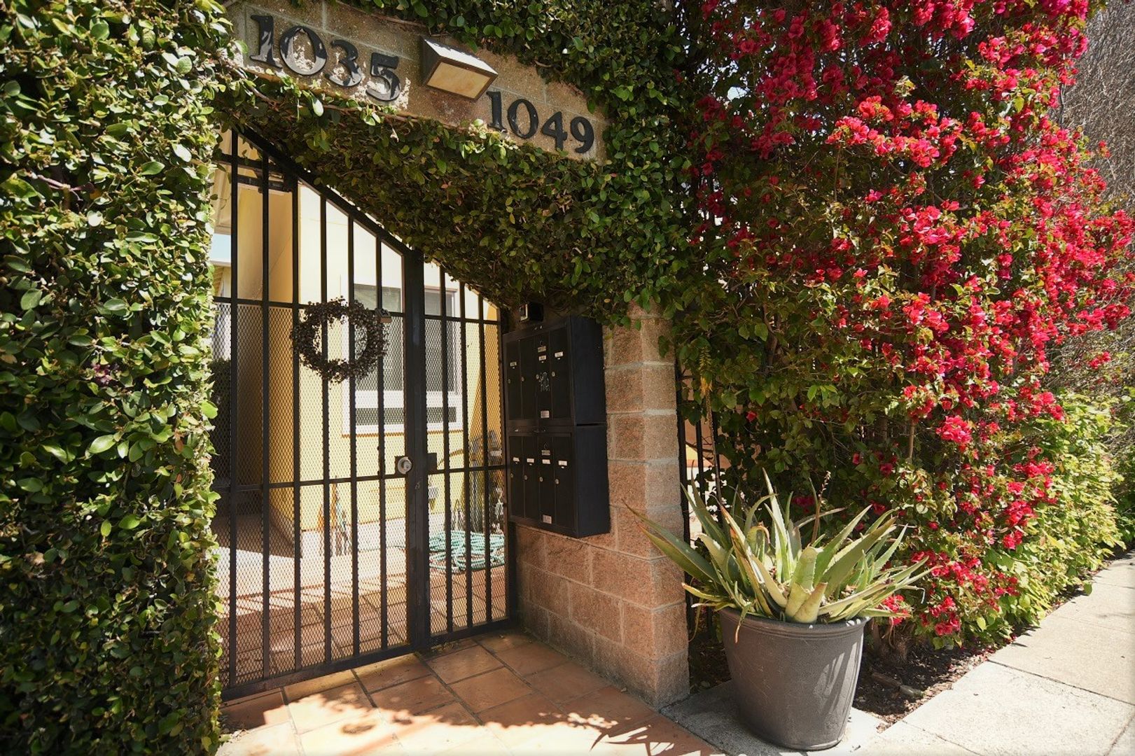 Berkeley Apartment: 1045 Virginia Street