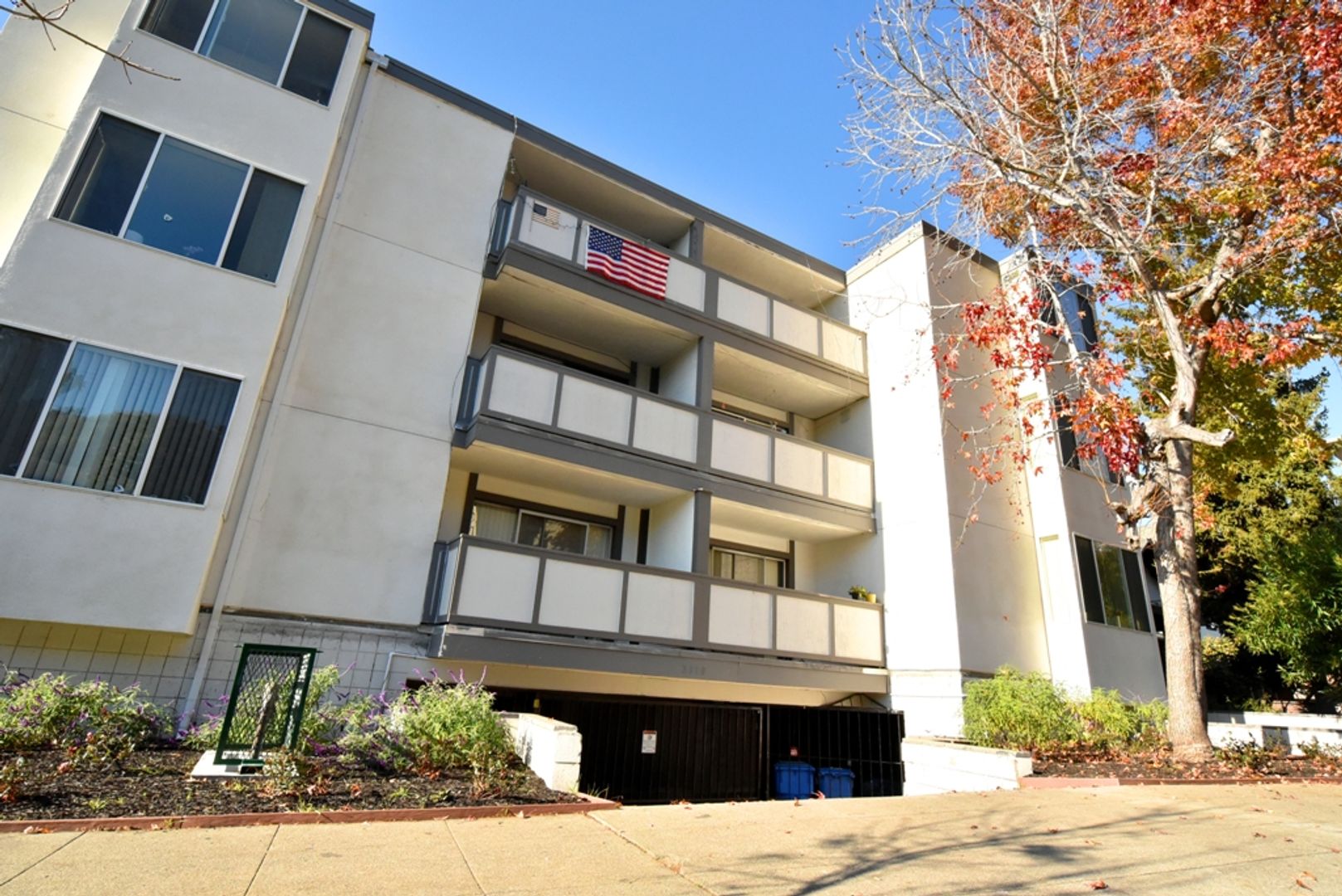 Berkeley Apartment: 2310 Piedmont Avenue