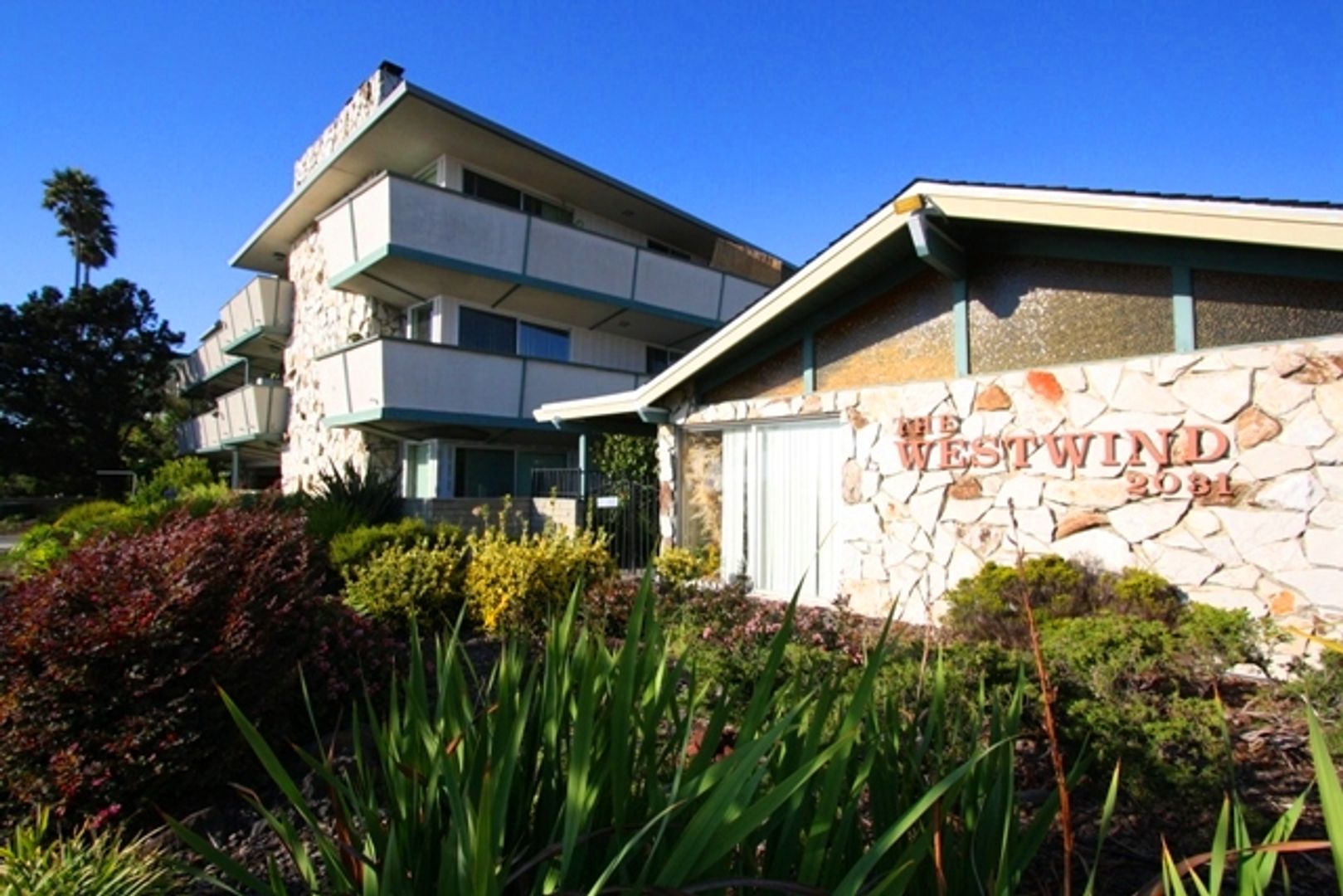 Alameda Apartment: 2031 Shoreline Drive