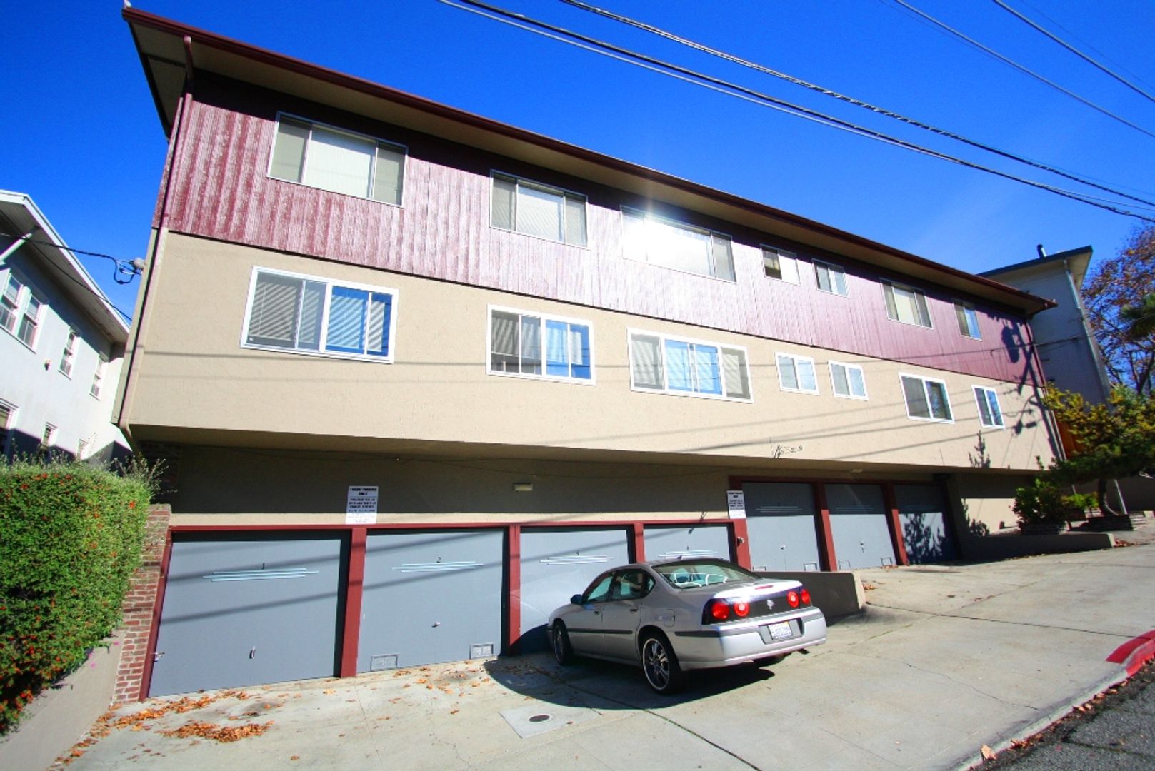 Oakland Apartment: 96 Linda Avenue