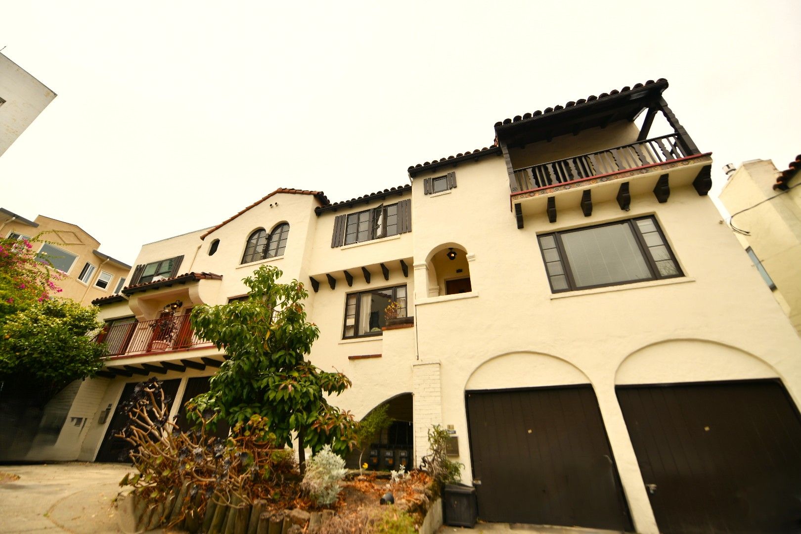 Oakland Apartment: 33-39 Excelsior Court