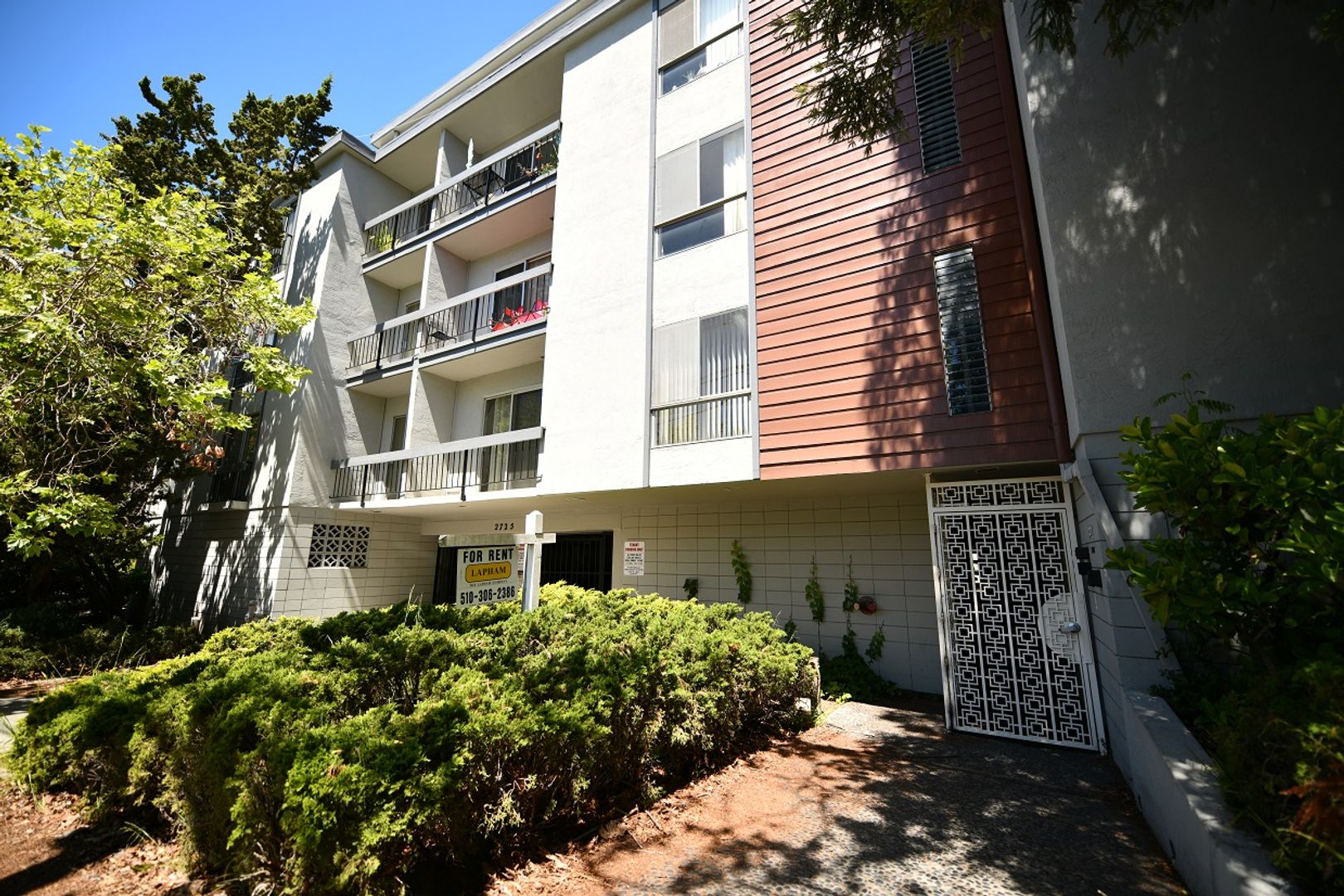 Berkeley Apartment: 2725 Haste Street