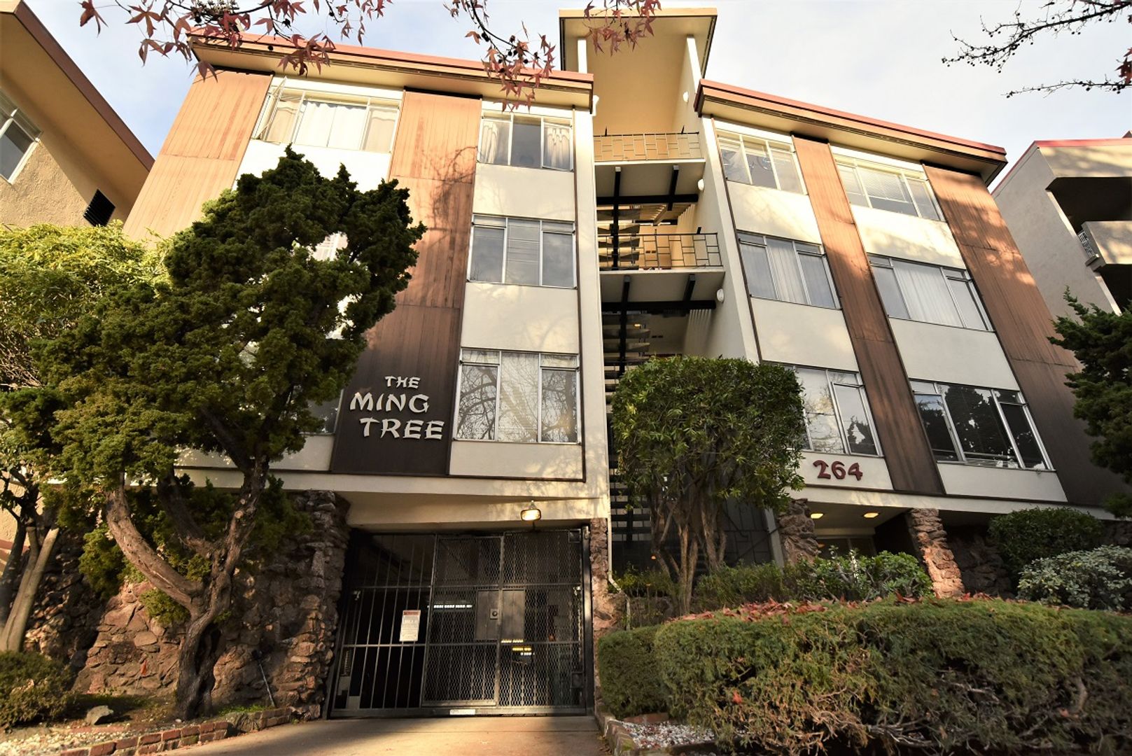 Oakland Apartment: 264 Lee Street