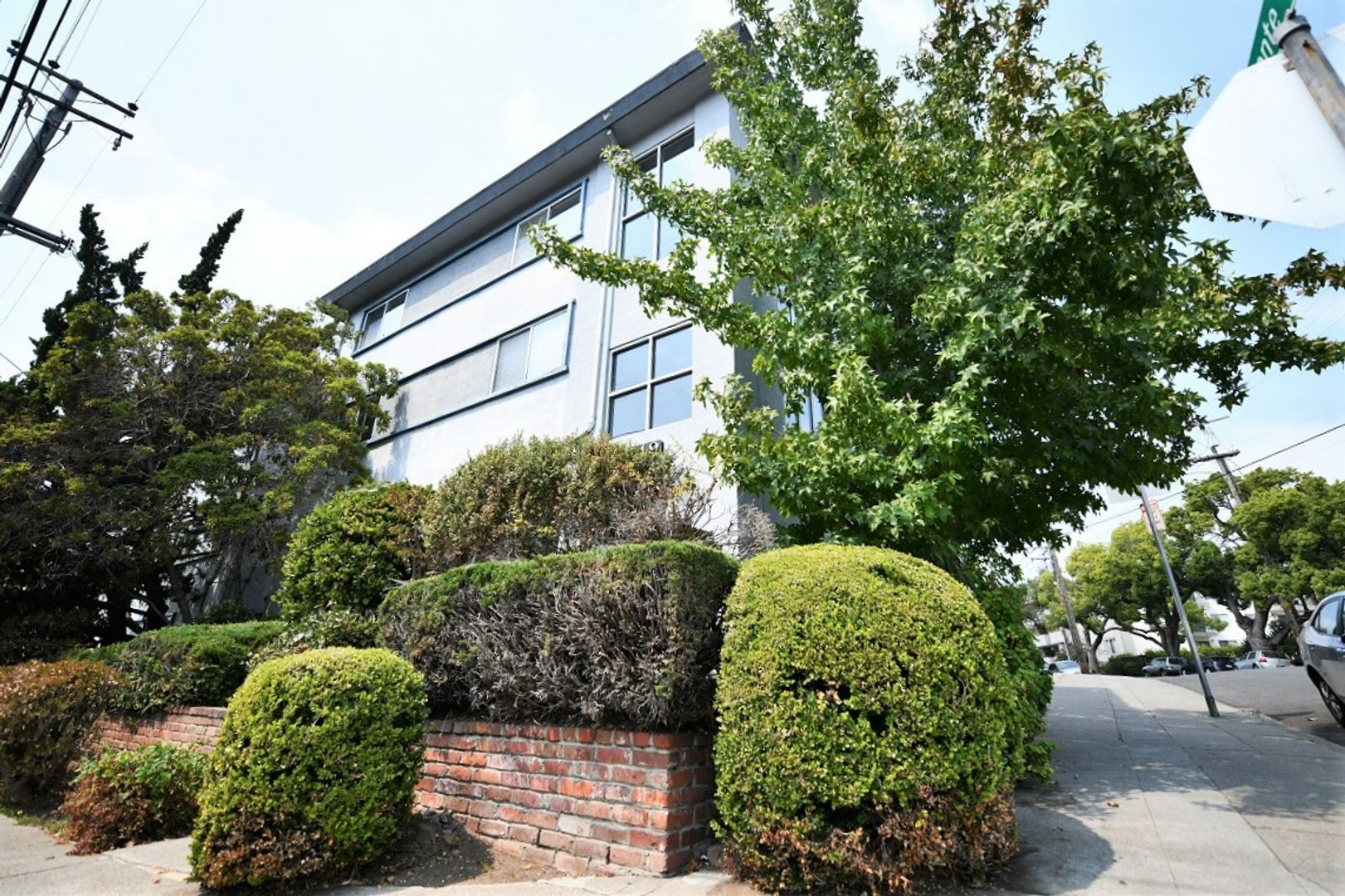 Oakland Apartment: 743-749 Oakland Avenue