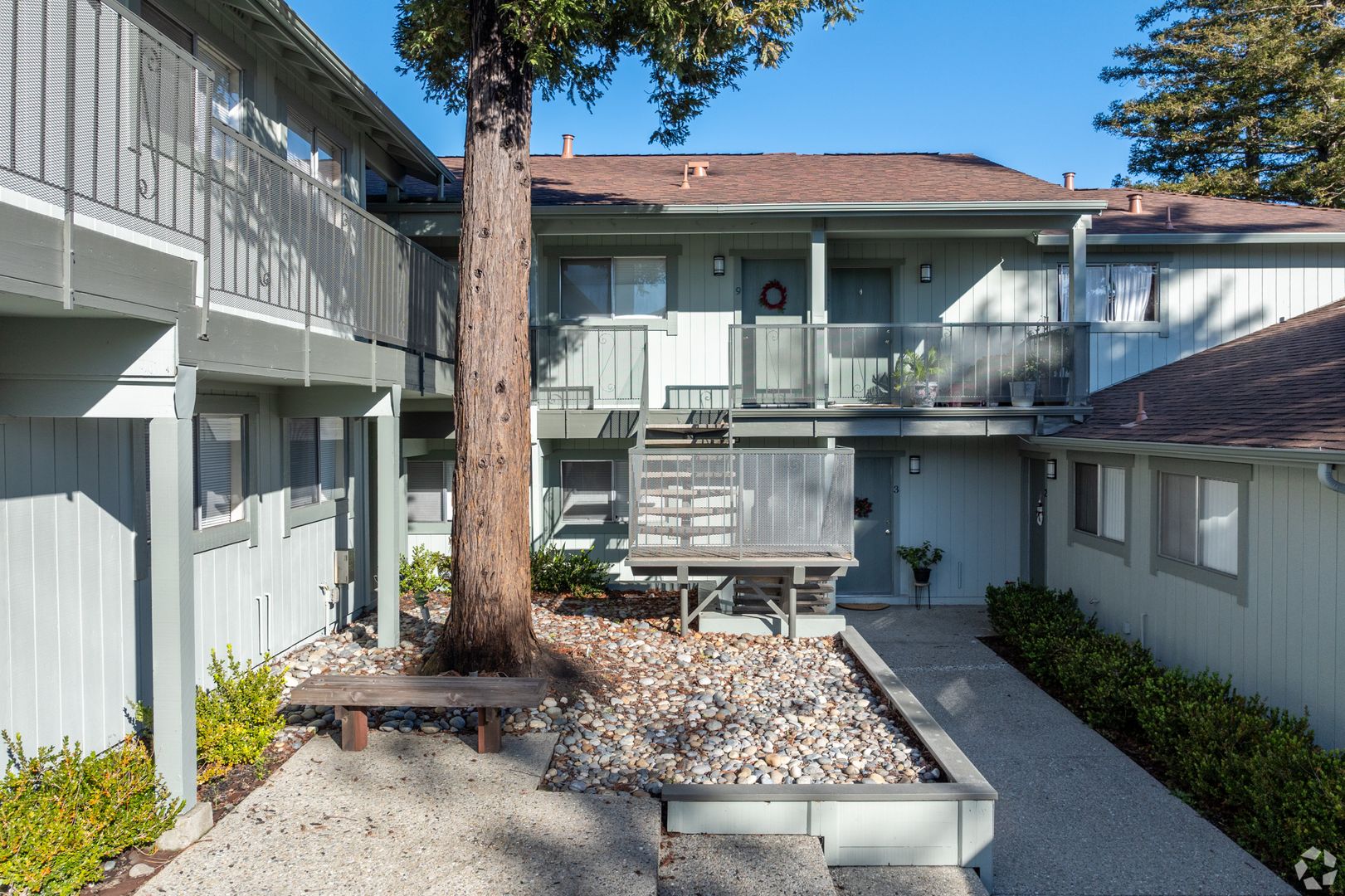 Pinole Apartment: 900 Alvarez Avenue