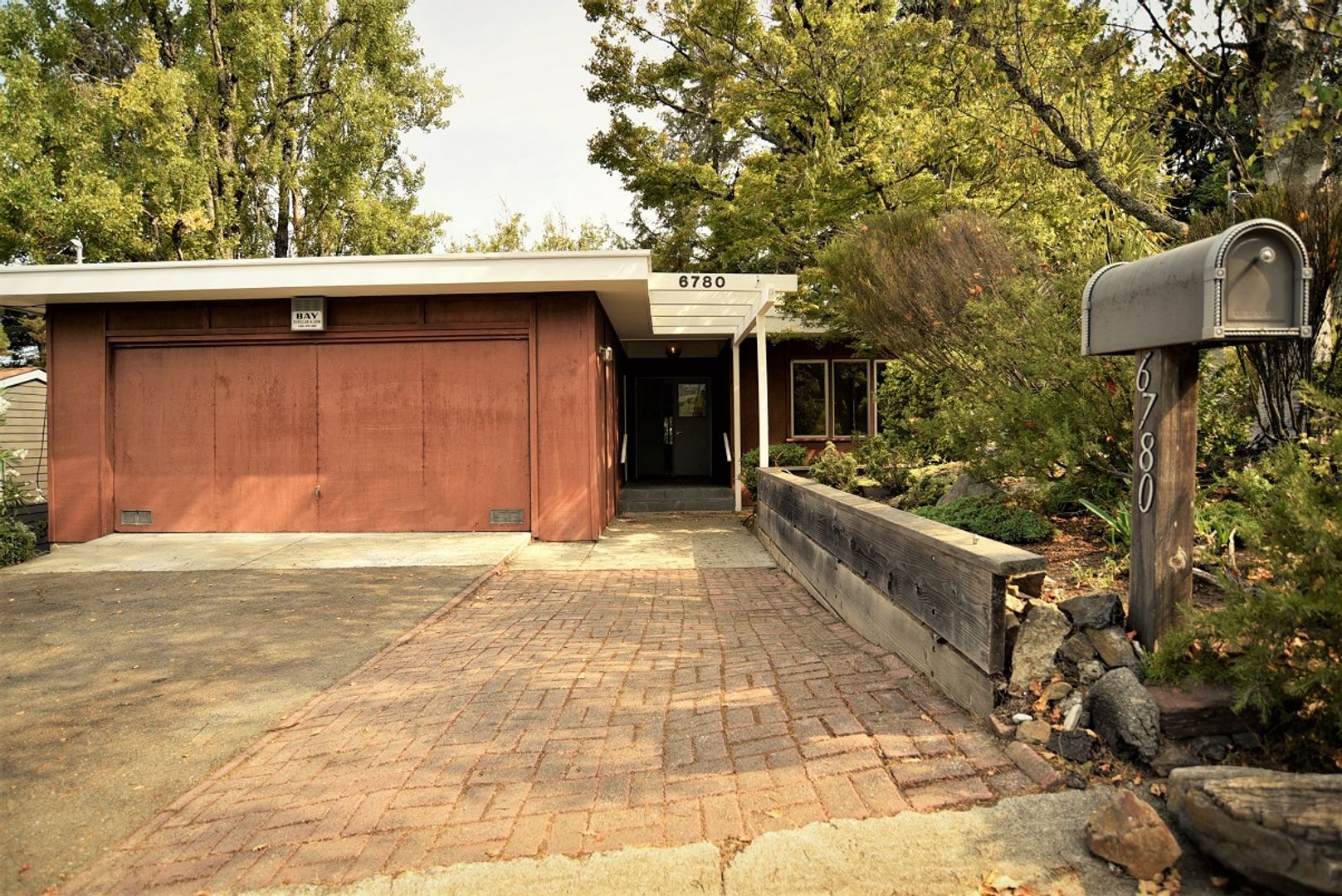 Oakland House: 6780 Evergreen Avenue 6780