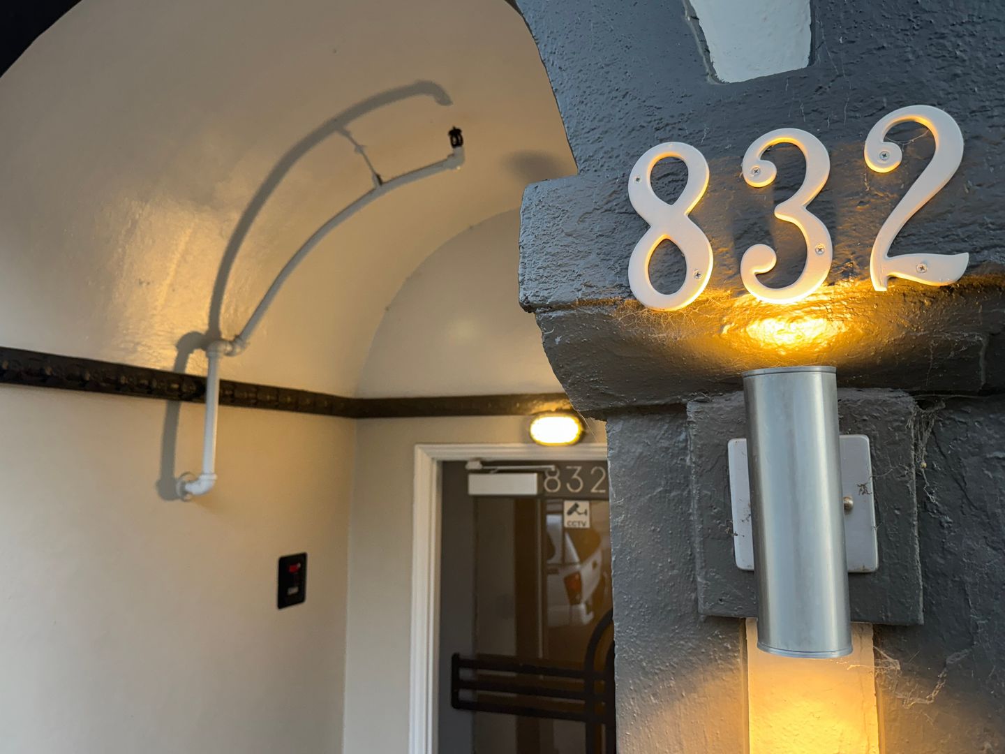 Oakland Apartment: 832 York Street