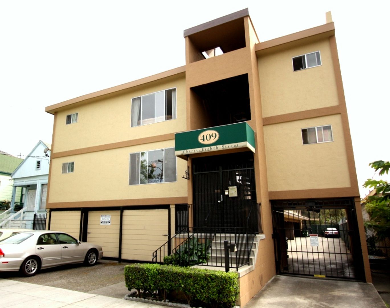 Oakland Apartment: 409 38th Street
