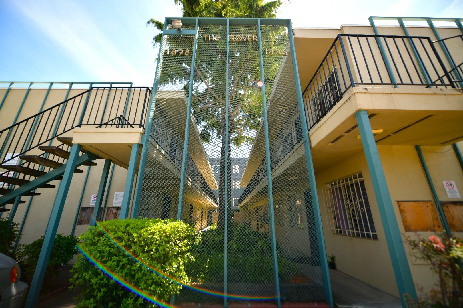 Berkeley Apartment: 1898 Alcatraz Avenue
