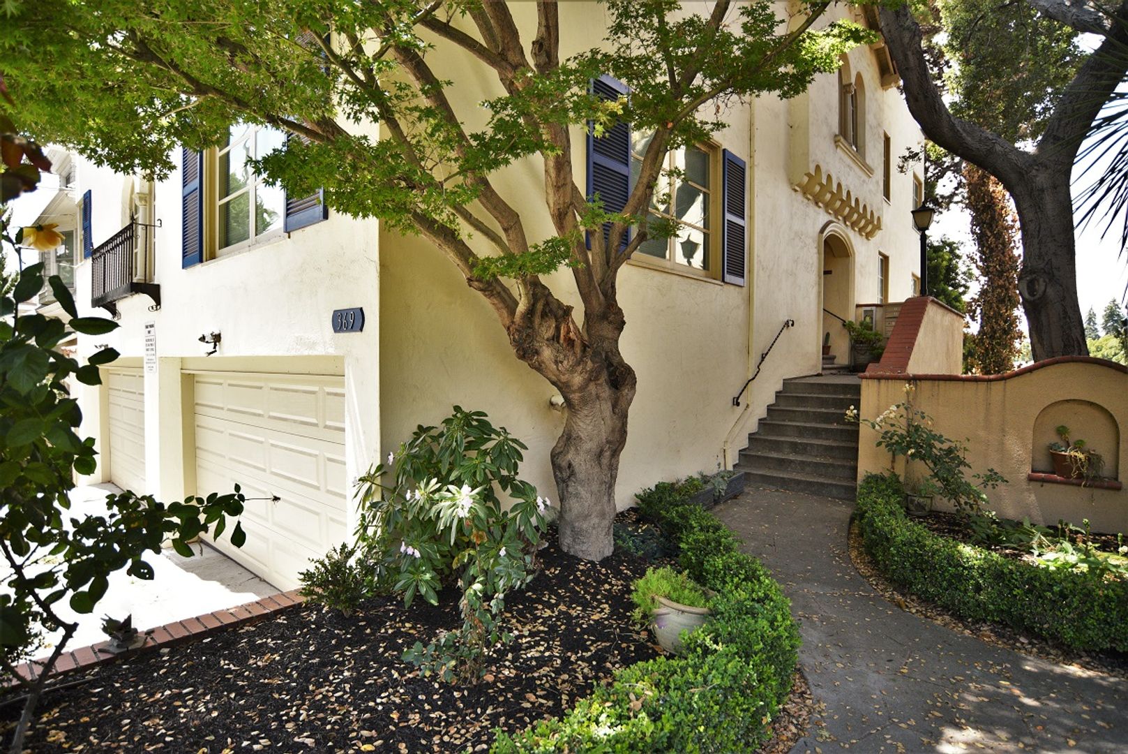 Oakland Apartment: 369 Orange Street