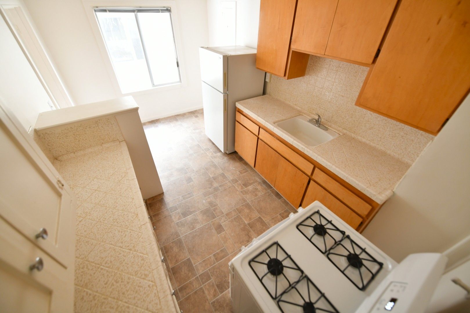 Oakland Apartment: 832 York Street
