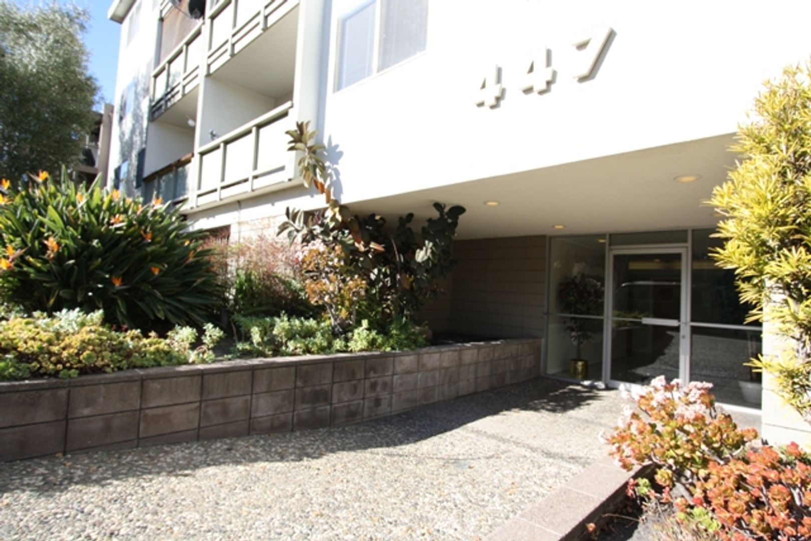 Oakland Apartment: 447 Orange Street