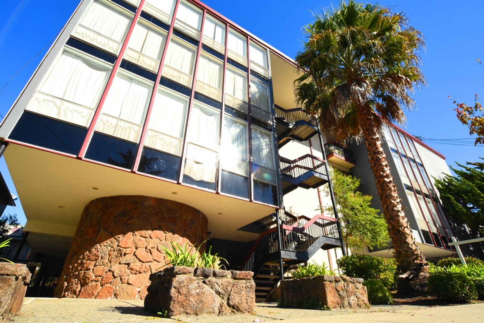 Berkeley Apartment: 1921 Francisco Street