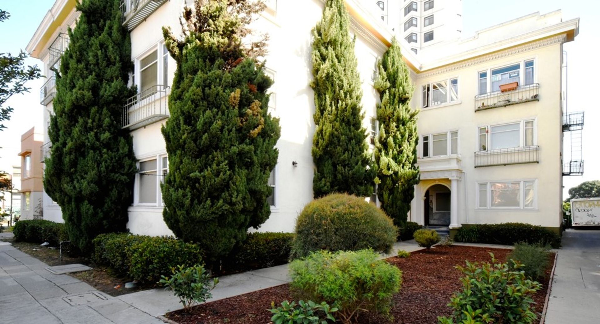 Oakland Apartment: 1458 Madison Street