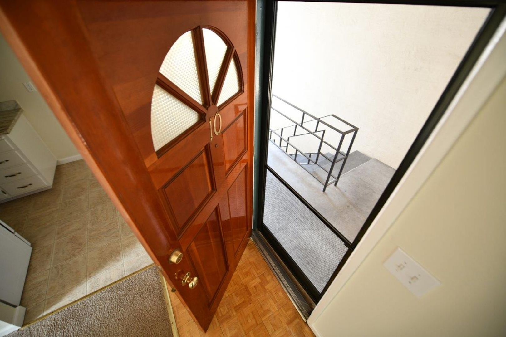 Alameda Apartment: 1615 Central Avenue