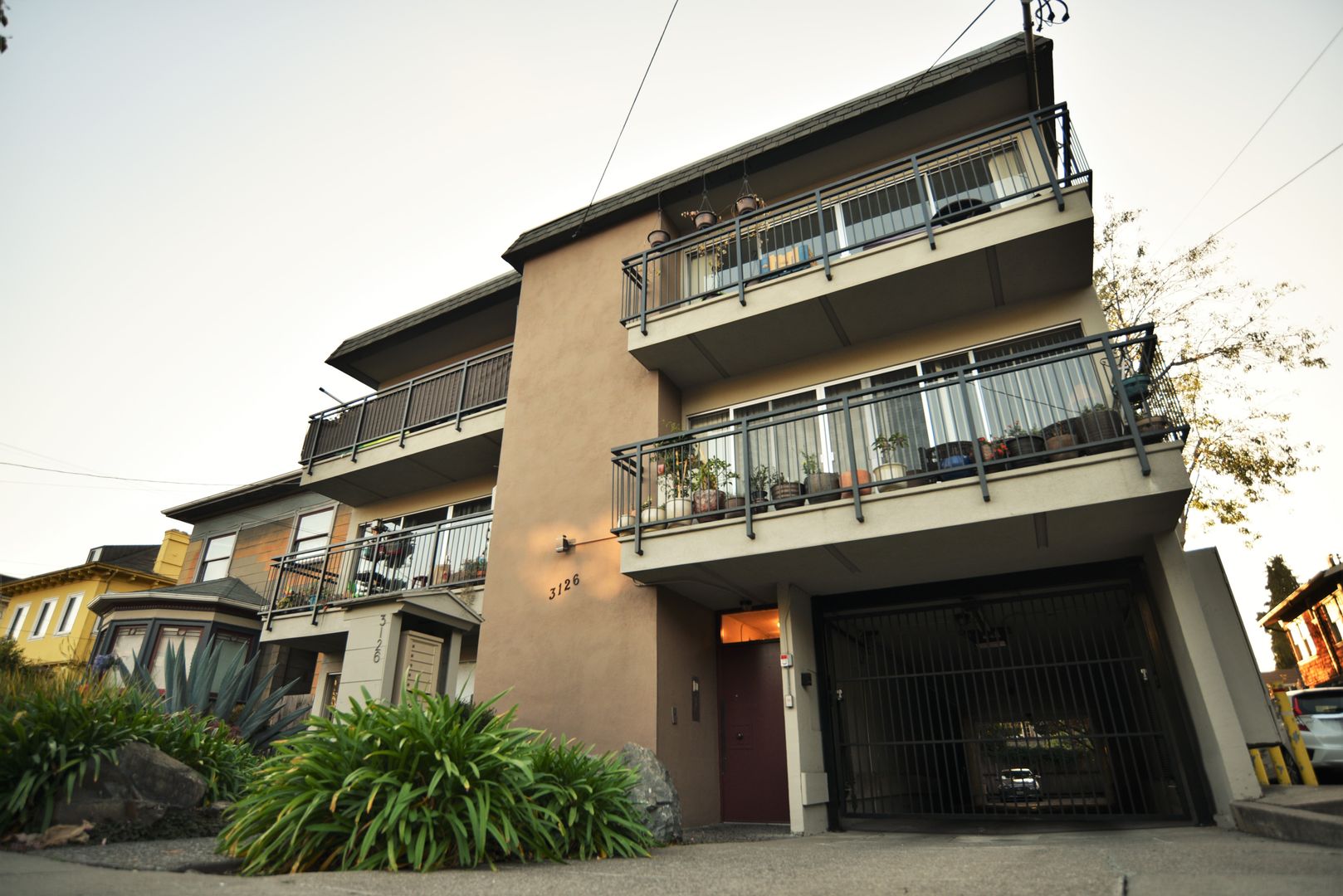 Berkeley Apartment: 3126 College Avenue