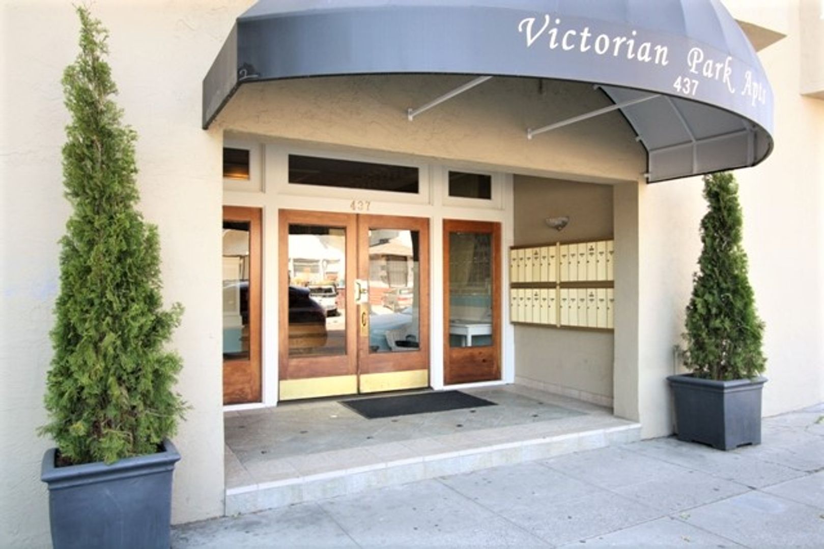 Oakland Apartment: 437 Perkins Street