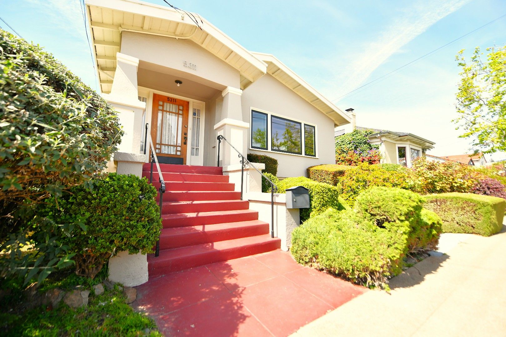 Oakland Apartment: 5301-5311 Miles Avenue