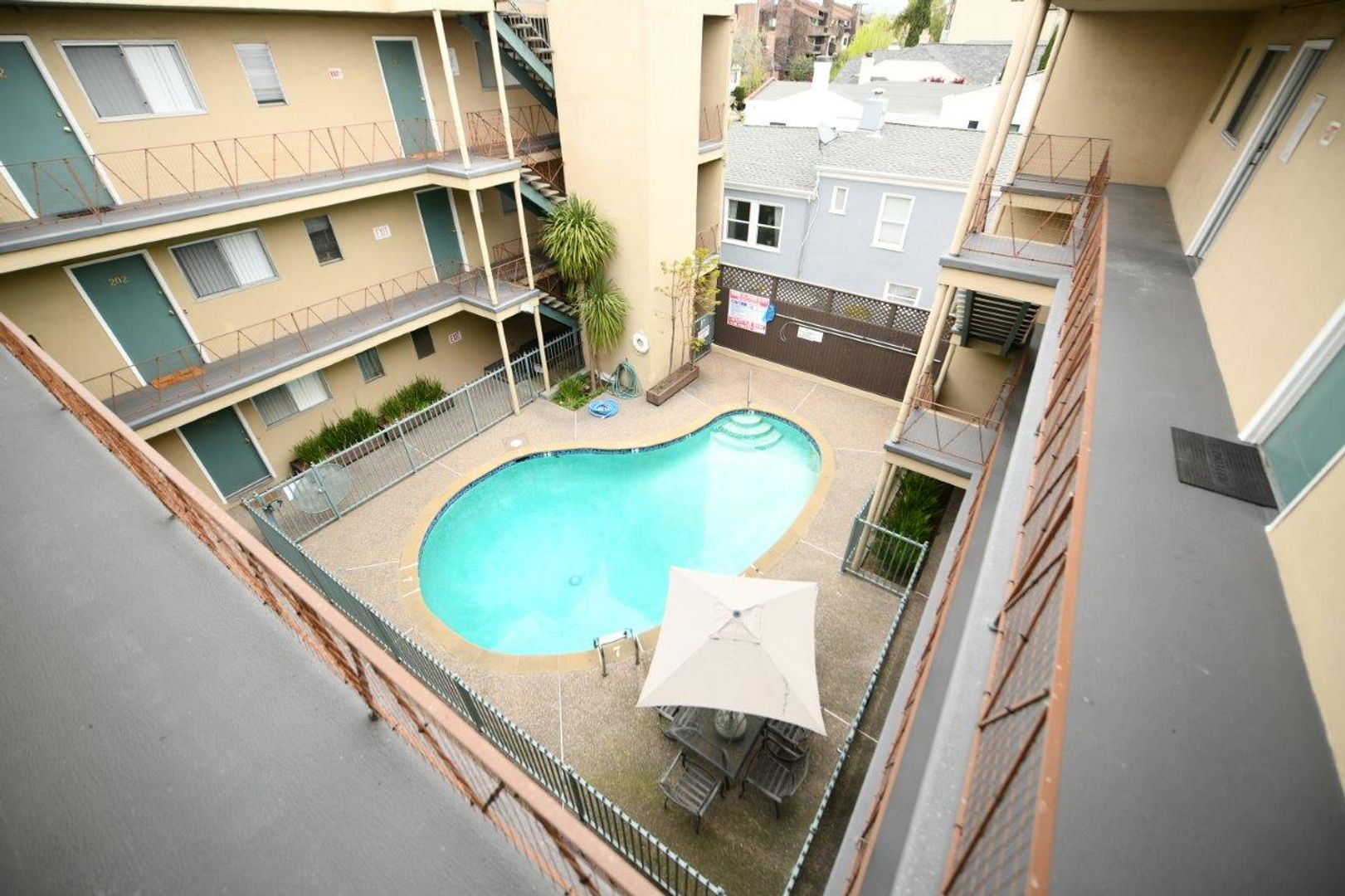 Oakland Apartment: 268 Vernon Street