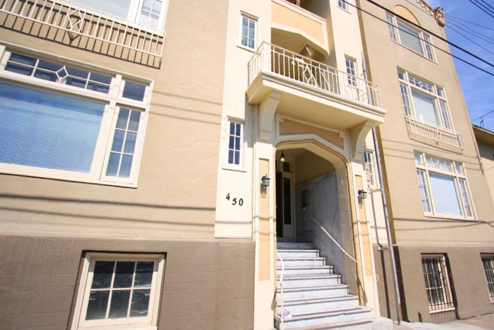 Oakland Apartment: 450 40th Street