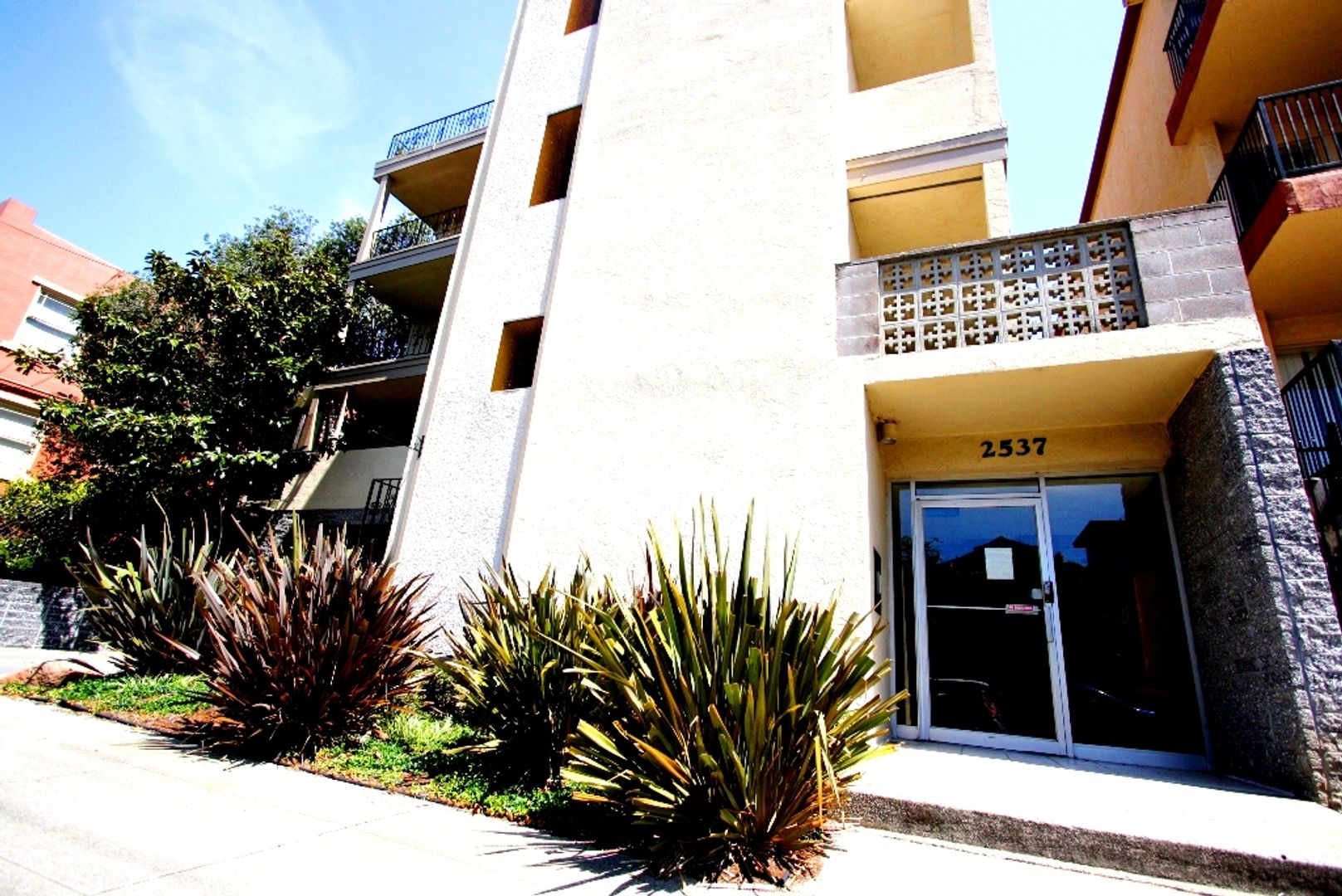 Berkeley Apartment: 2537 Regent Street