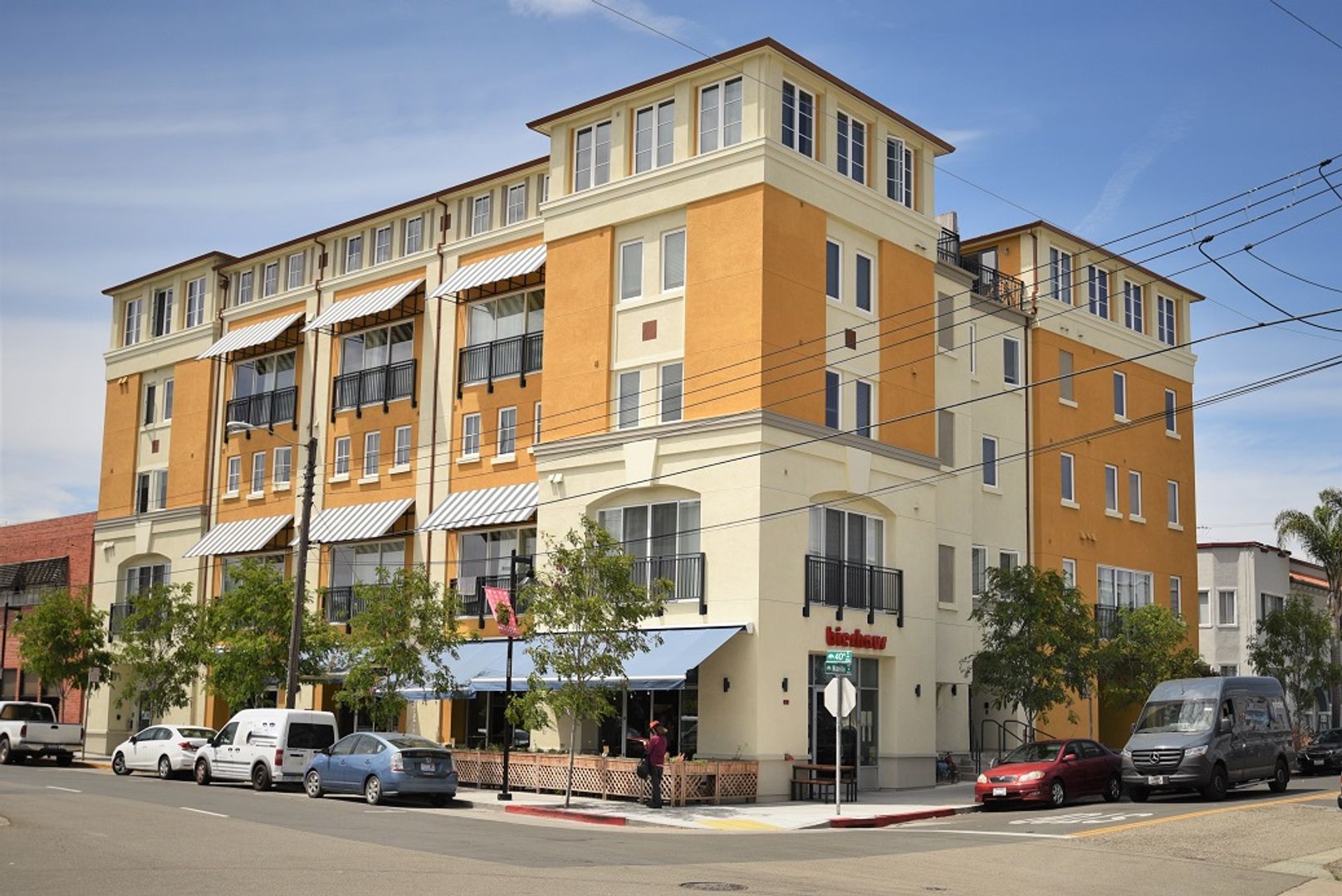 Oakland Apartment: 364 40th Street
