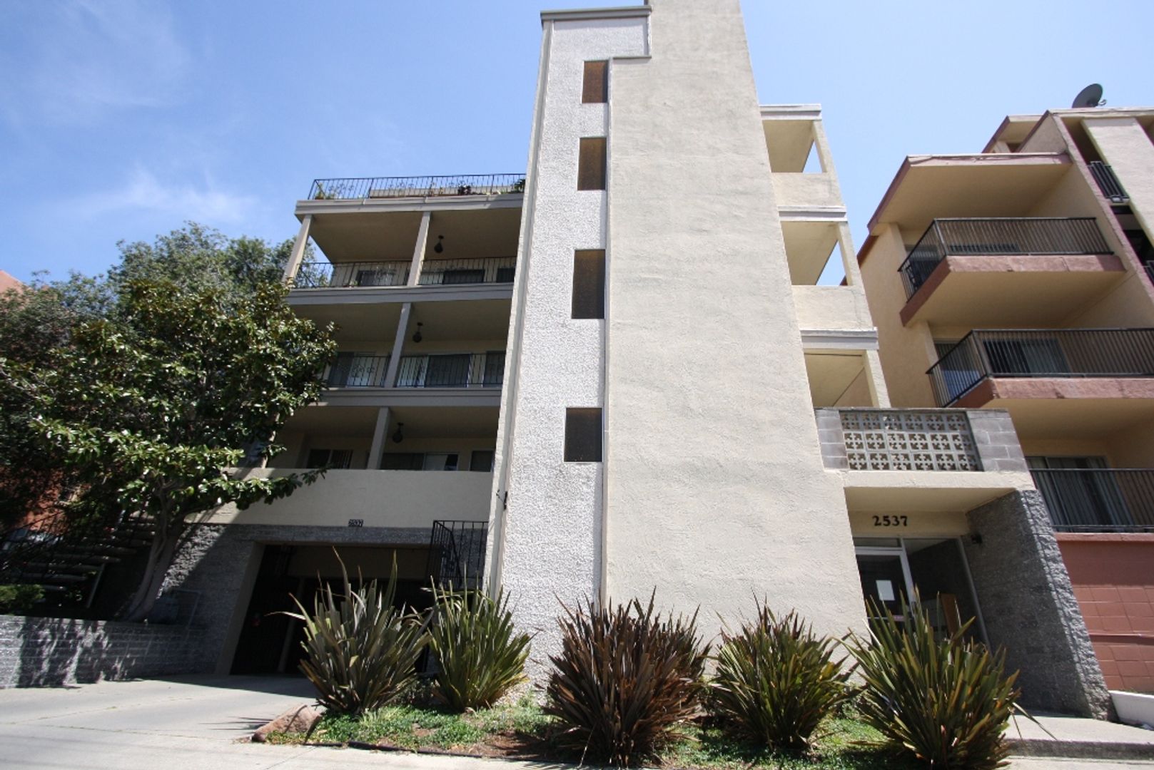 Berkeley Apartment: 2537 Regent Street