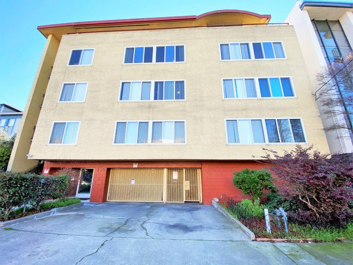Oakland Apartment: 350 Hanover Avenue