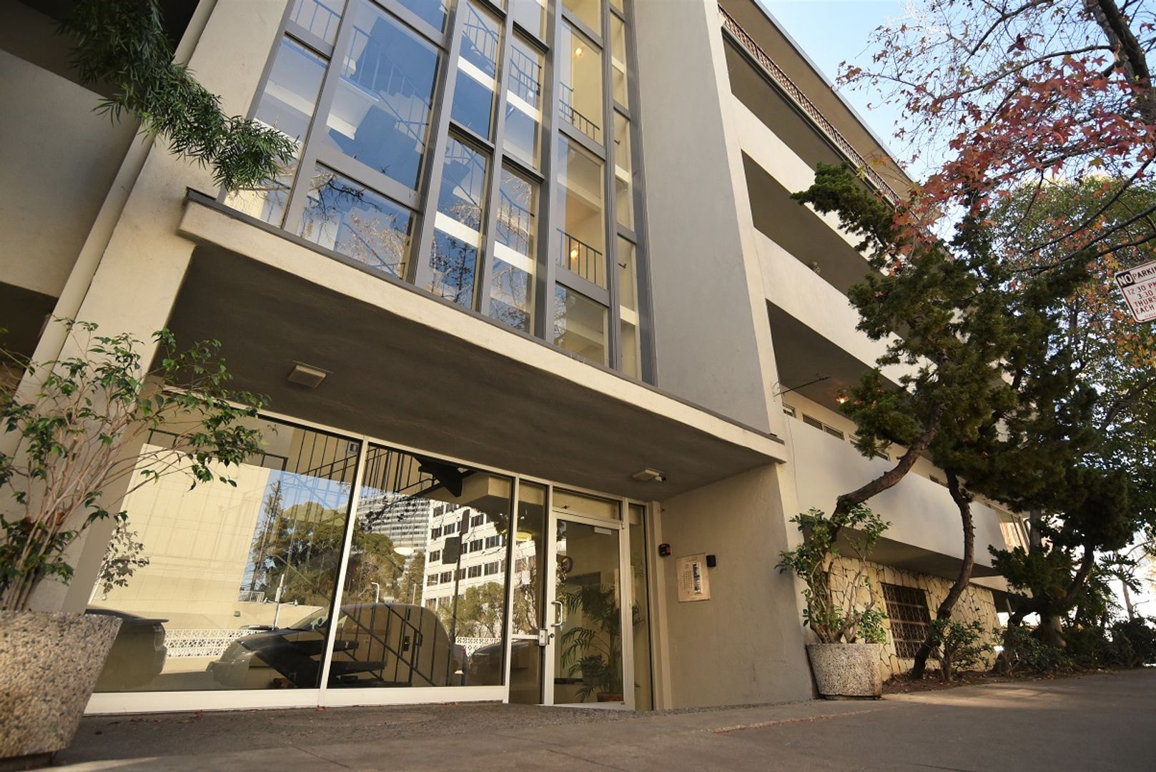 Oakland Apartment: 245 17th Street