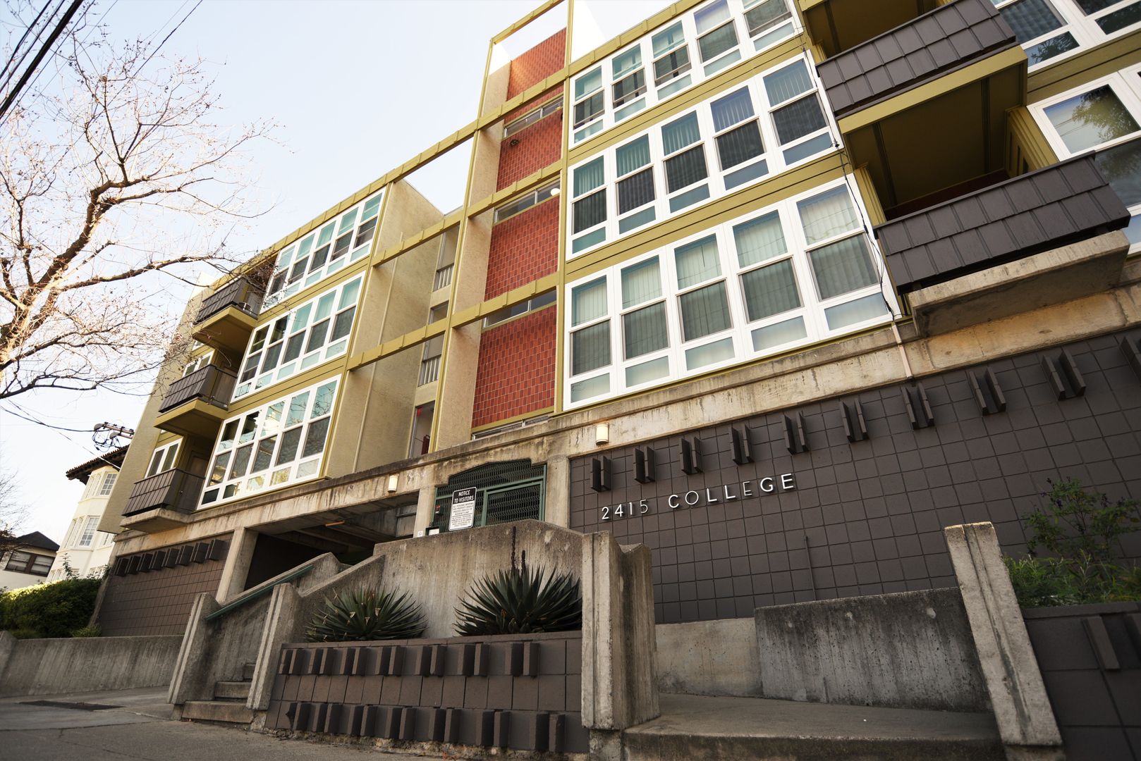 Berkeley Apartment: 2415 College Avenue