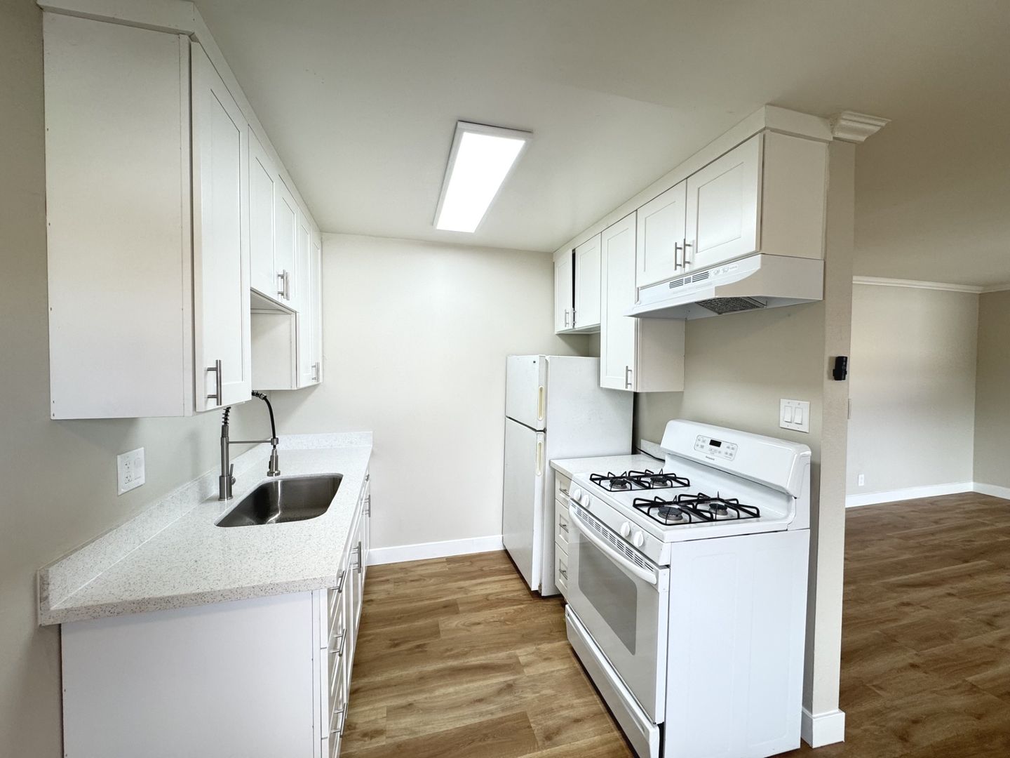 2p005 - 524 E. 17th Street 4 of 14