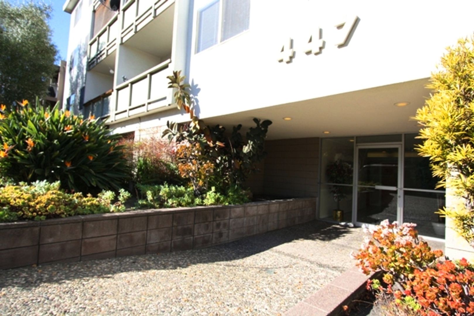 Oakland Apartment: 447 Orange Street