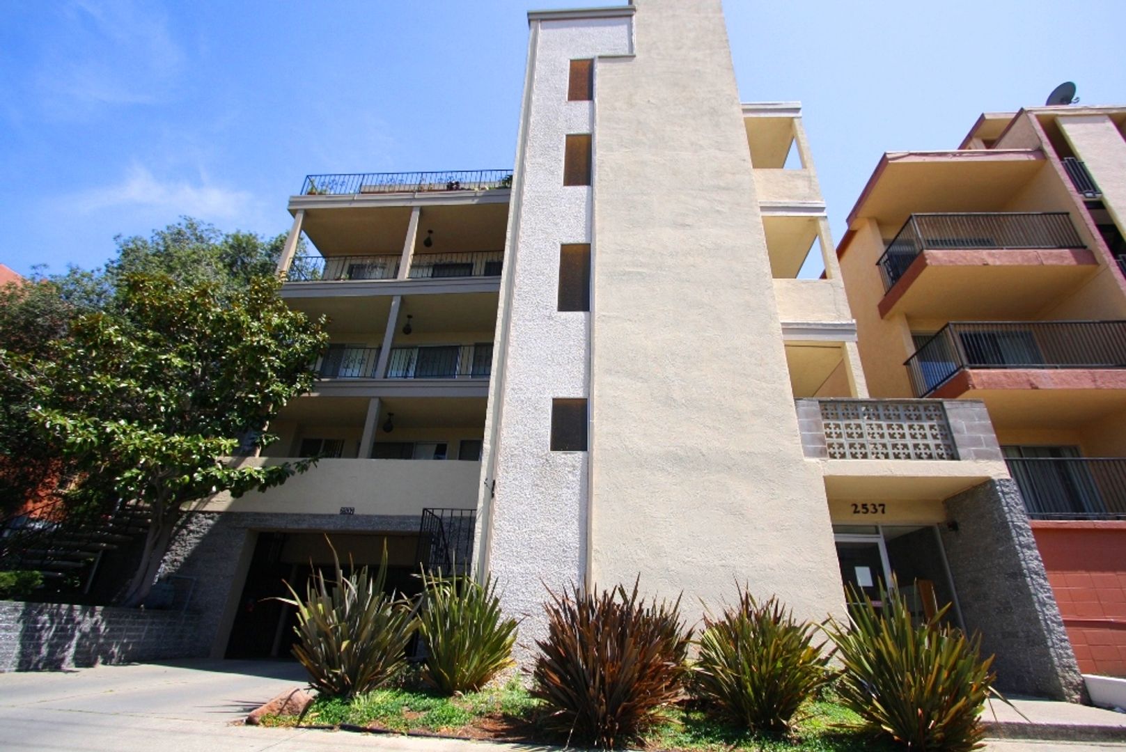 Berkeley Apartment: 2537 Regent Street