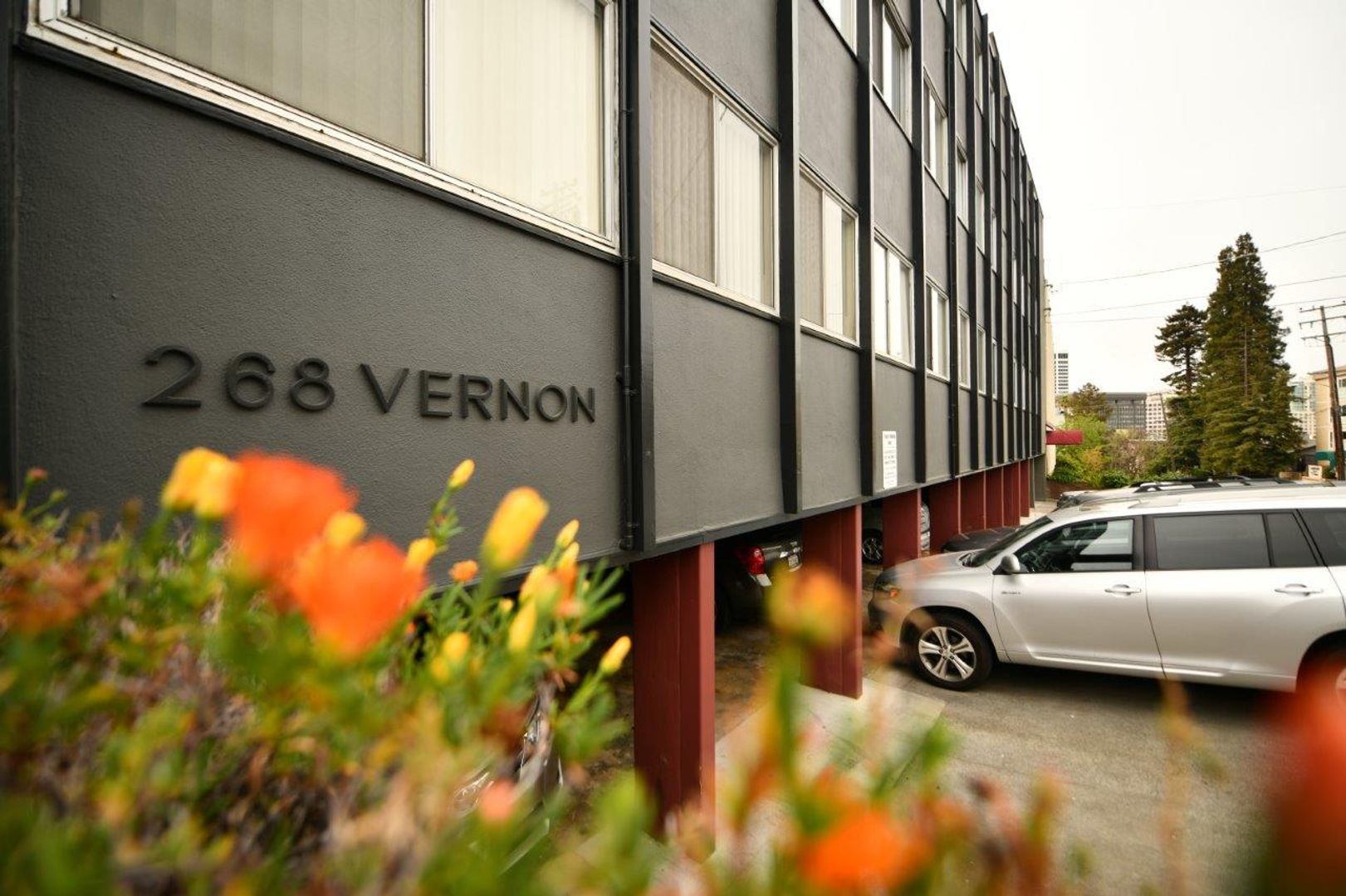 Oakland Apartment: 268 Vernon Street