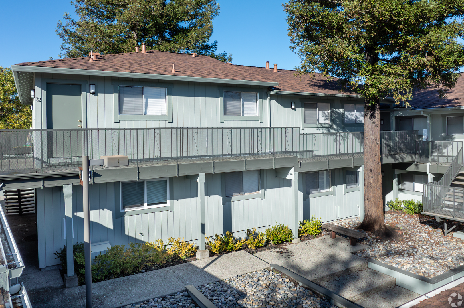 Pinole Apartment: 900 Alvarez Avenue