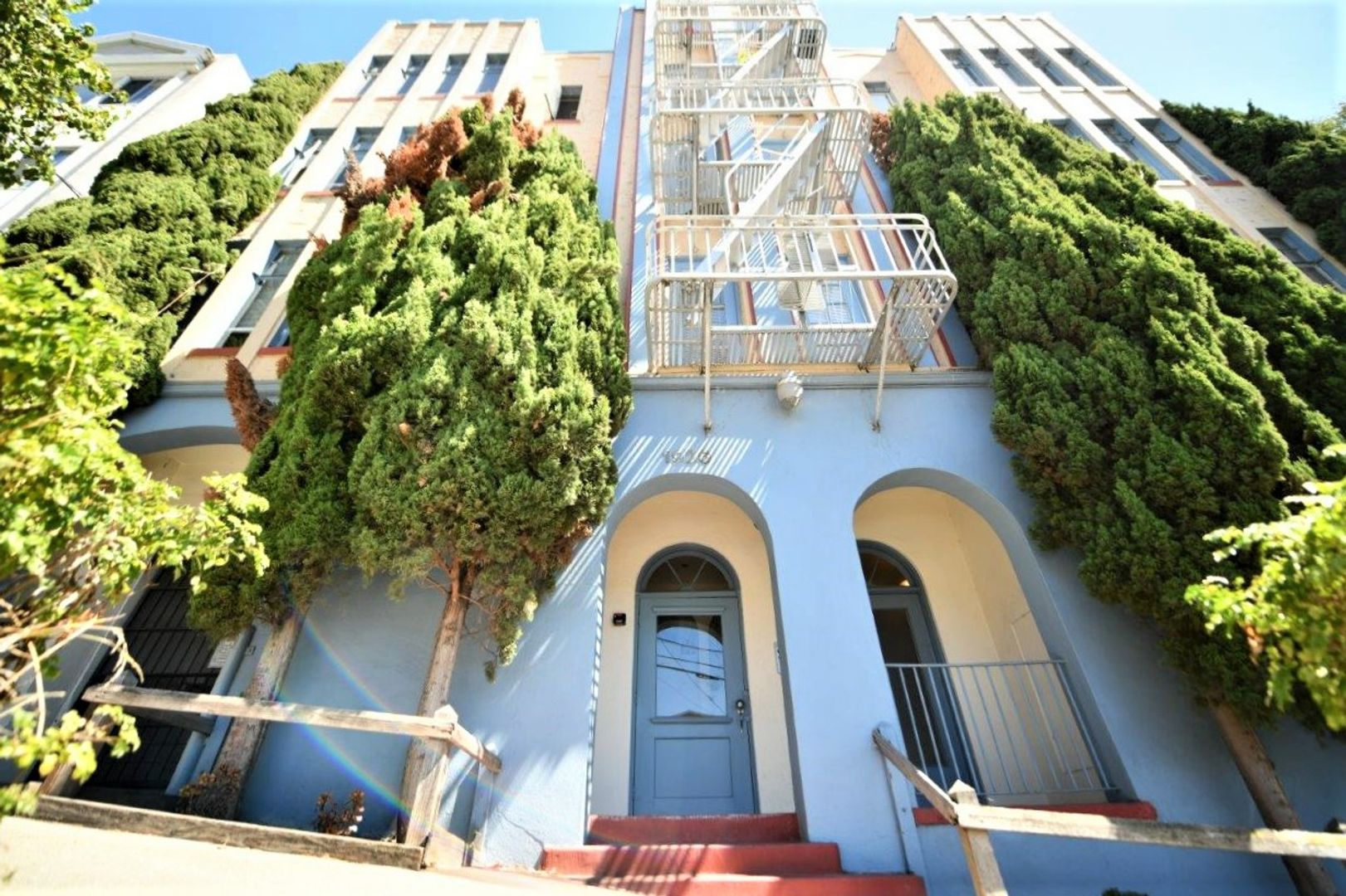 Oakland Apartment: 1926 6th Avenue