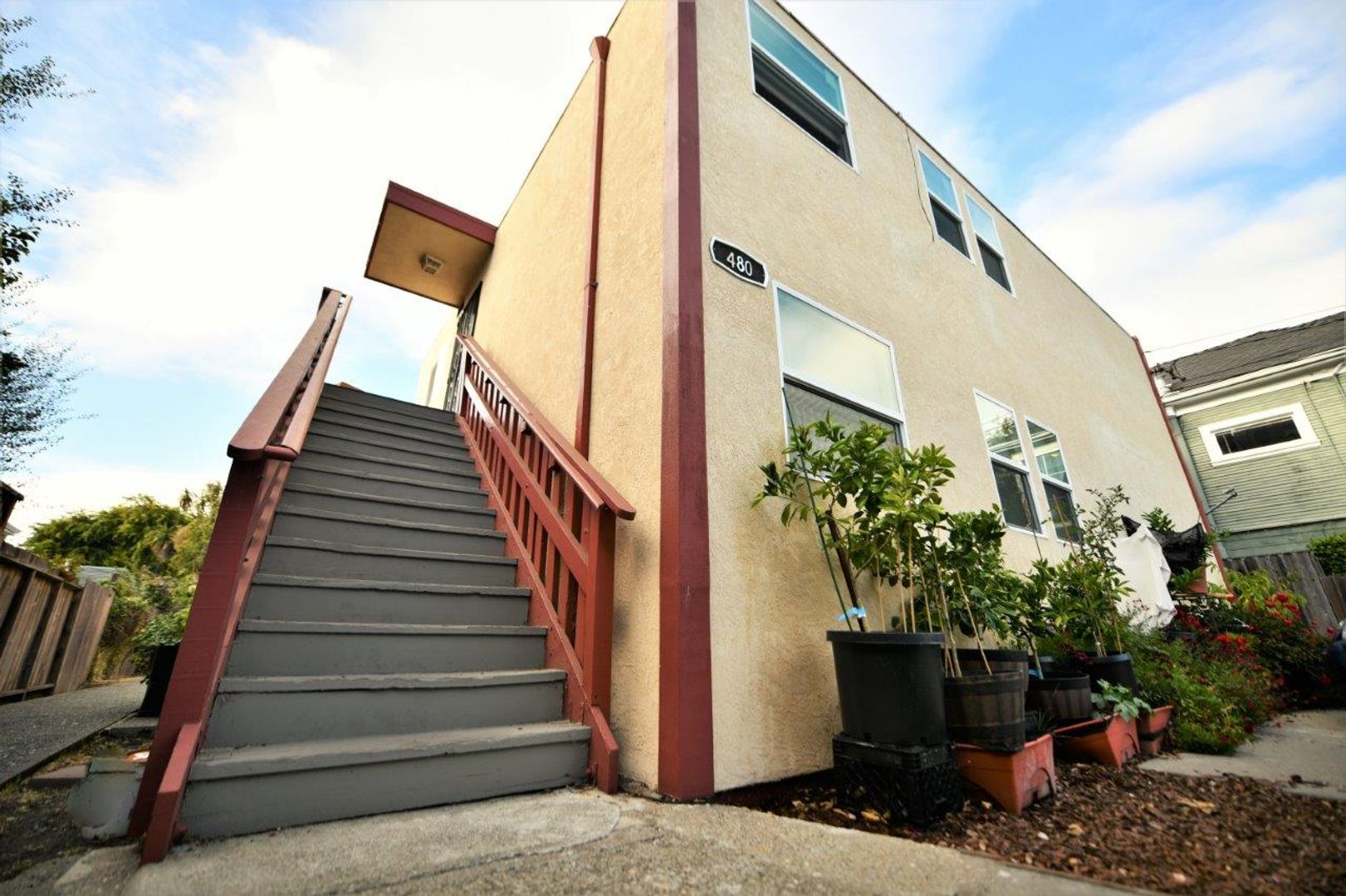 Oakland Apartment: 480 60th Street