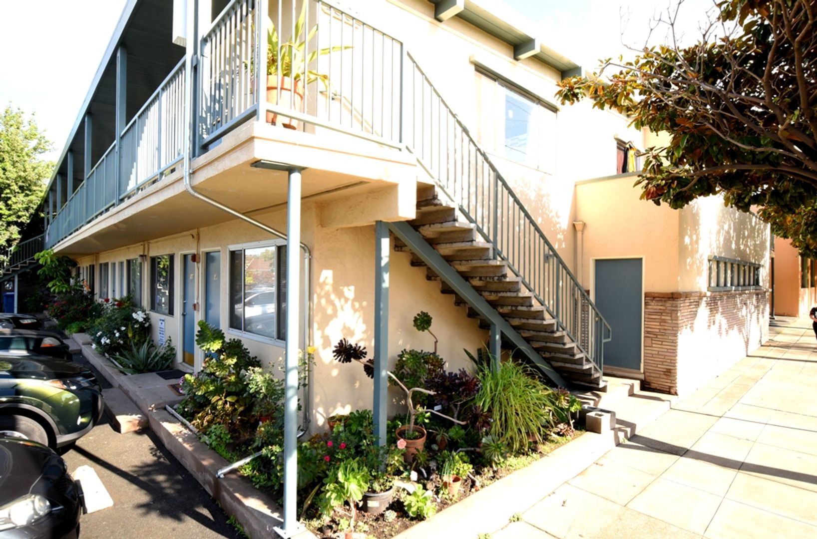 Berkeley Apartment: 1301 Gilman Street