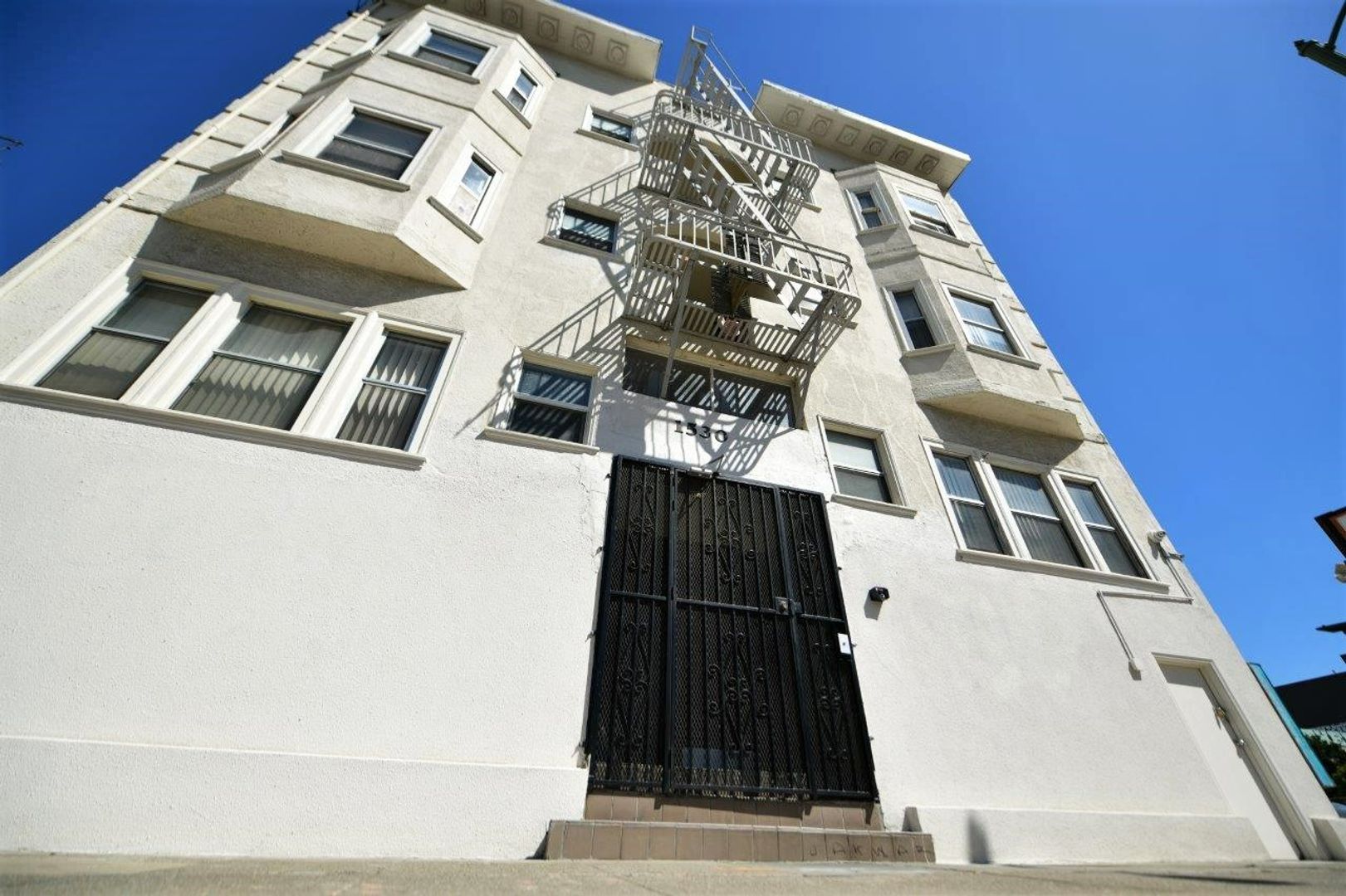 Oakland Apartment: 1530 Harrison Street