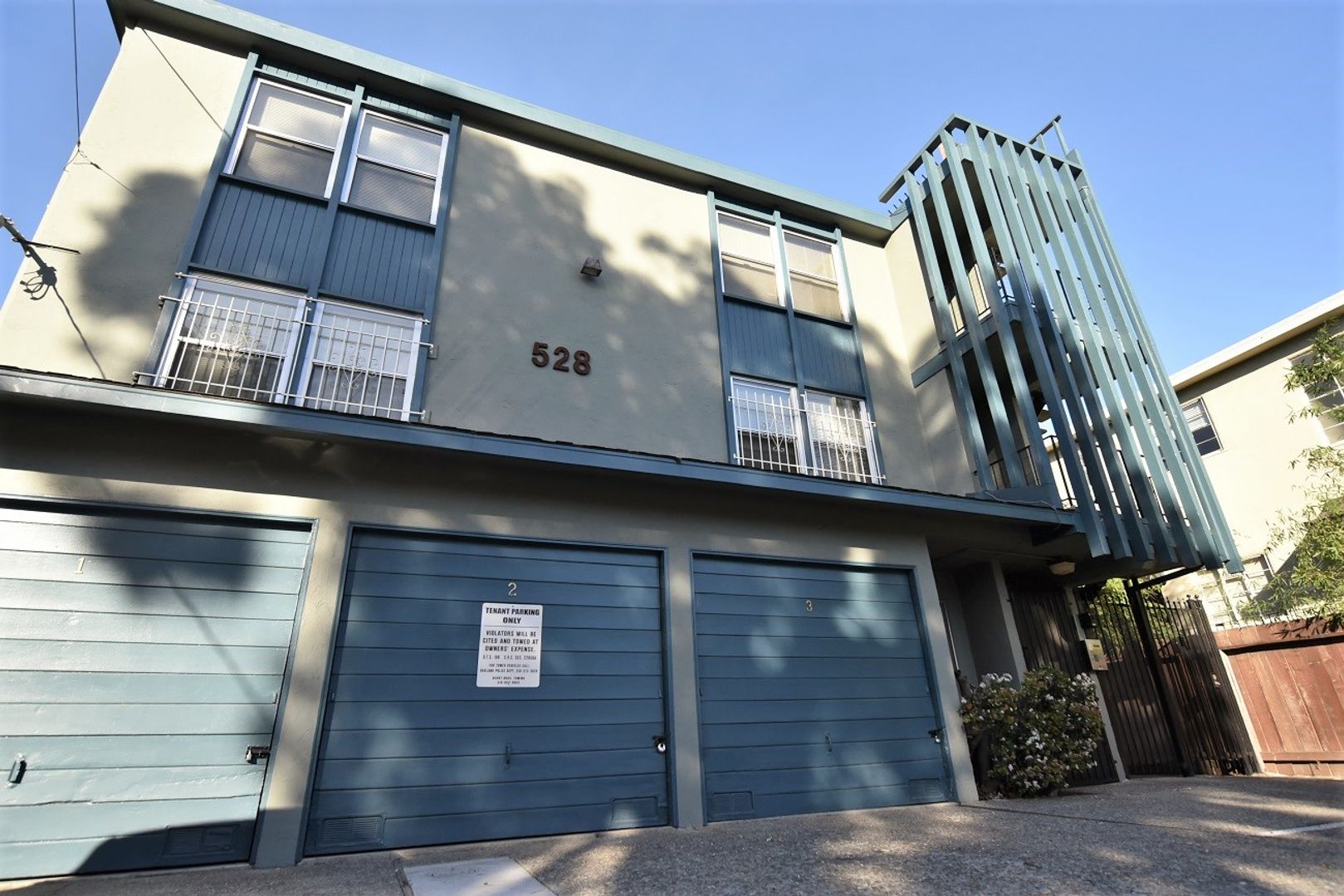 Oakland Apartment: 528 31st Street