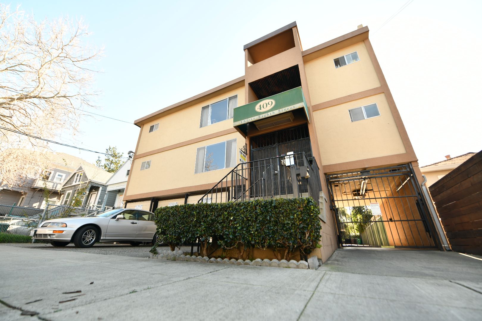 Oakland Apartment: 409 38th Street
