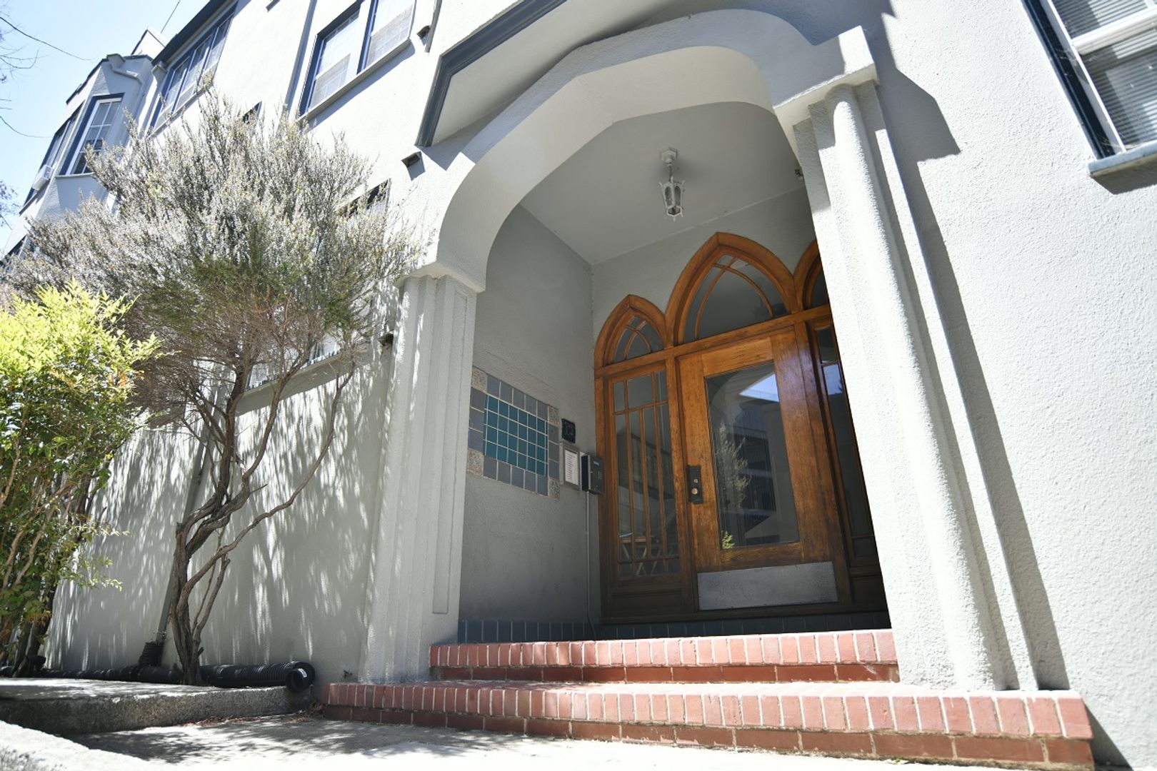 Oakland Apartment: 473 Ellita Avenue