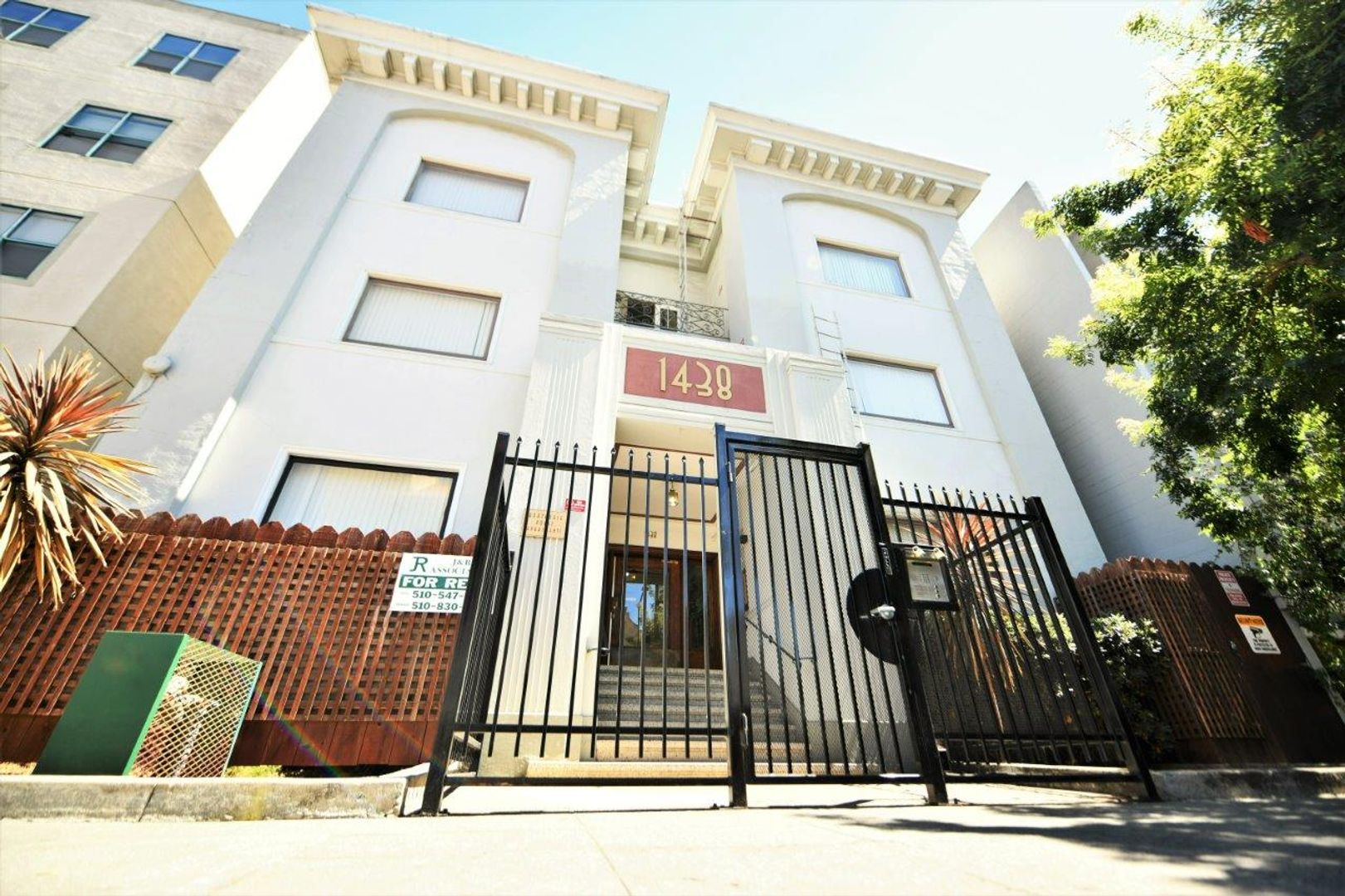 Oakland Apartment: 1438 Madison Street